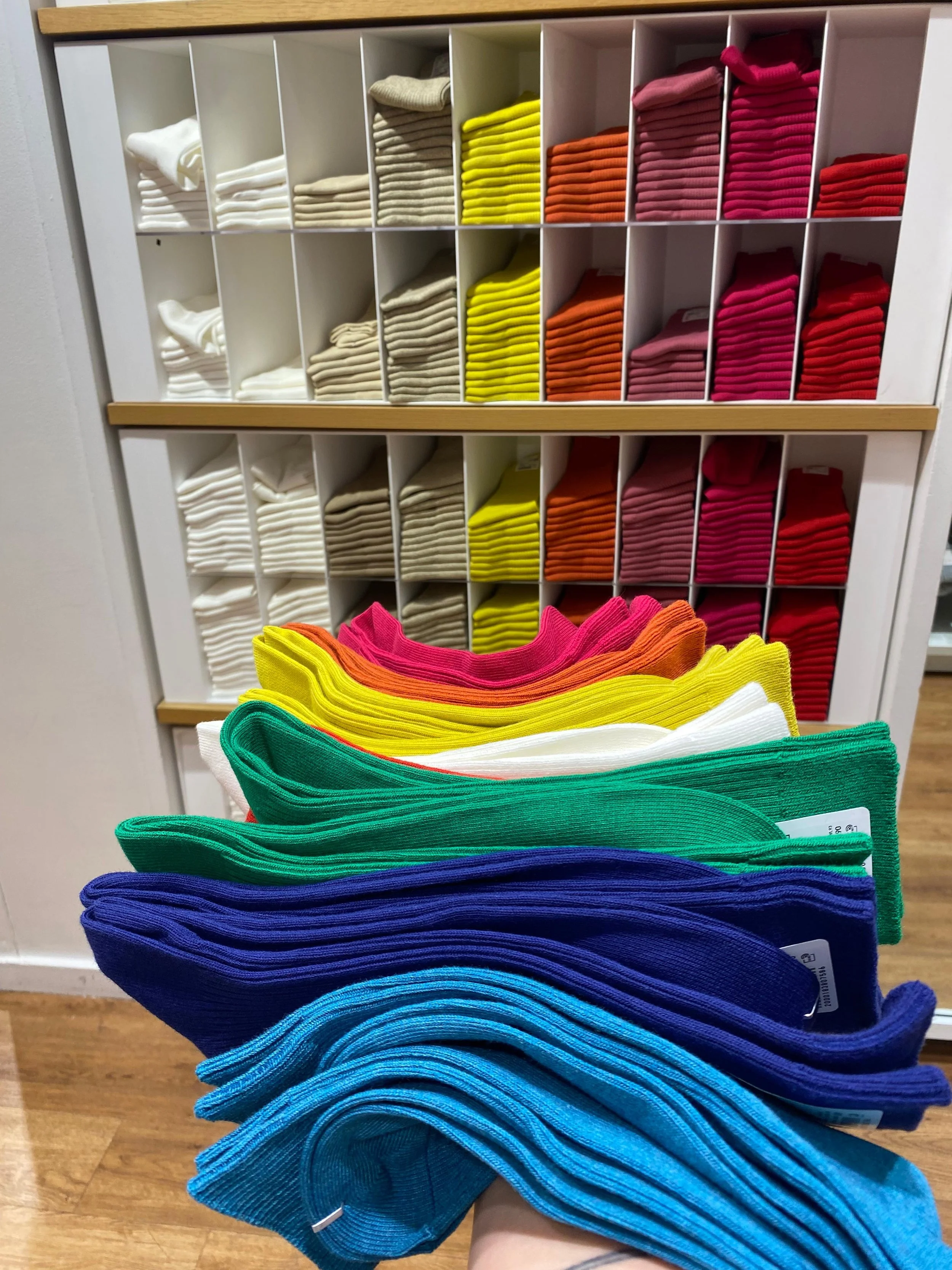 socks uniqlo colors.jpeg