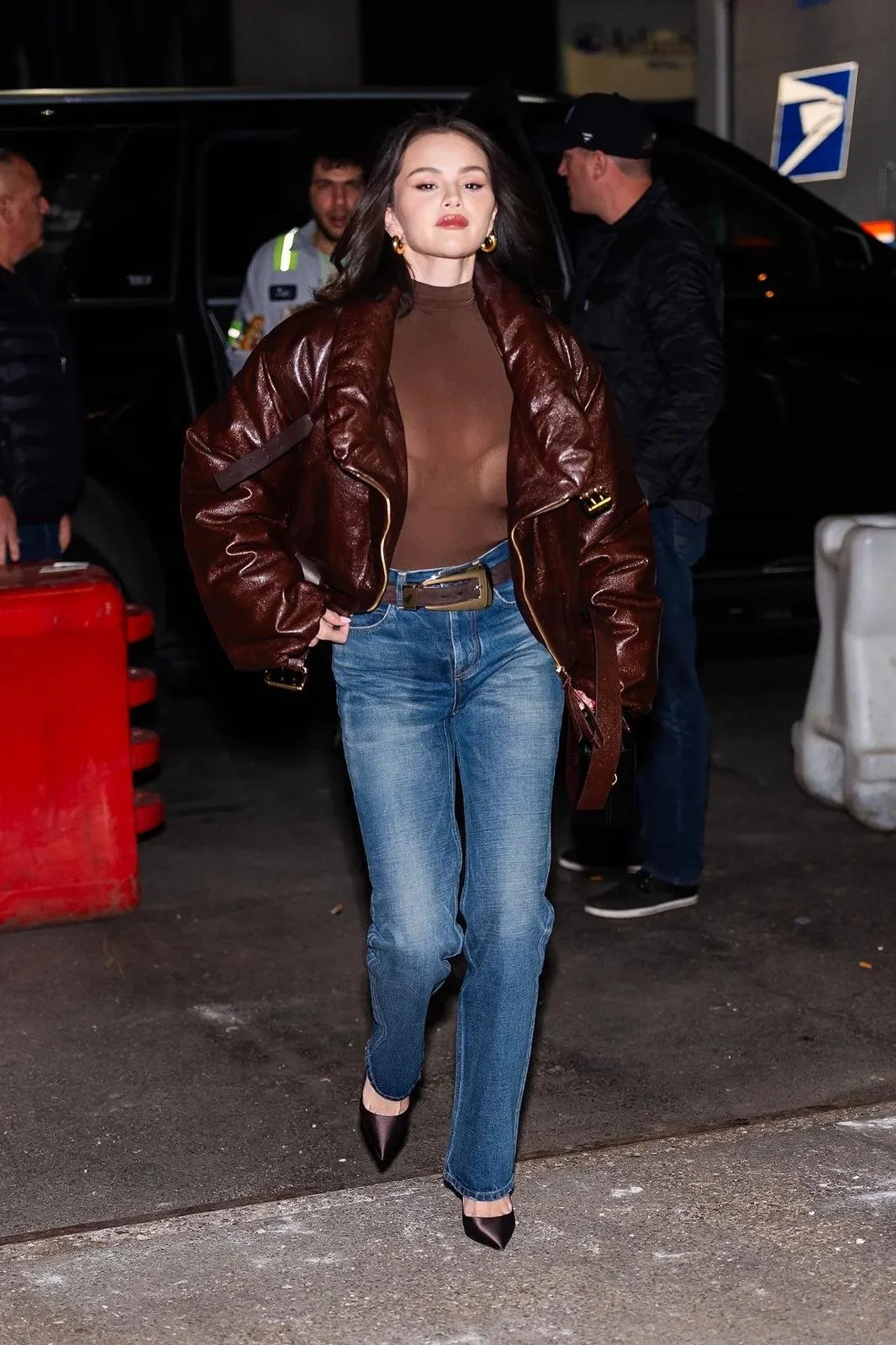 STREET STYLE SELENA GOMEZ PANTS HIGH RISE.jpeg