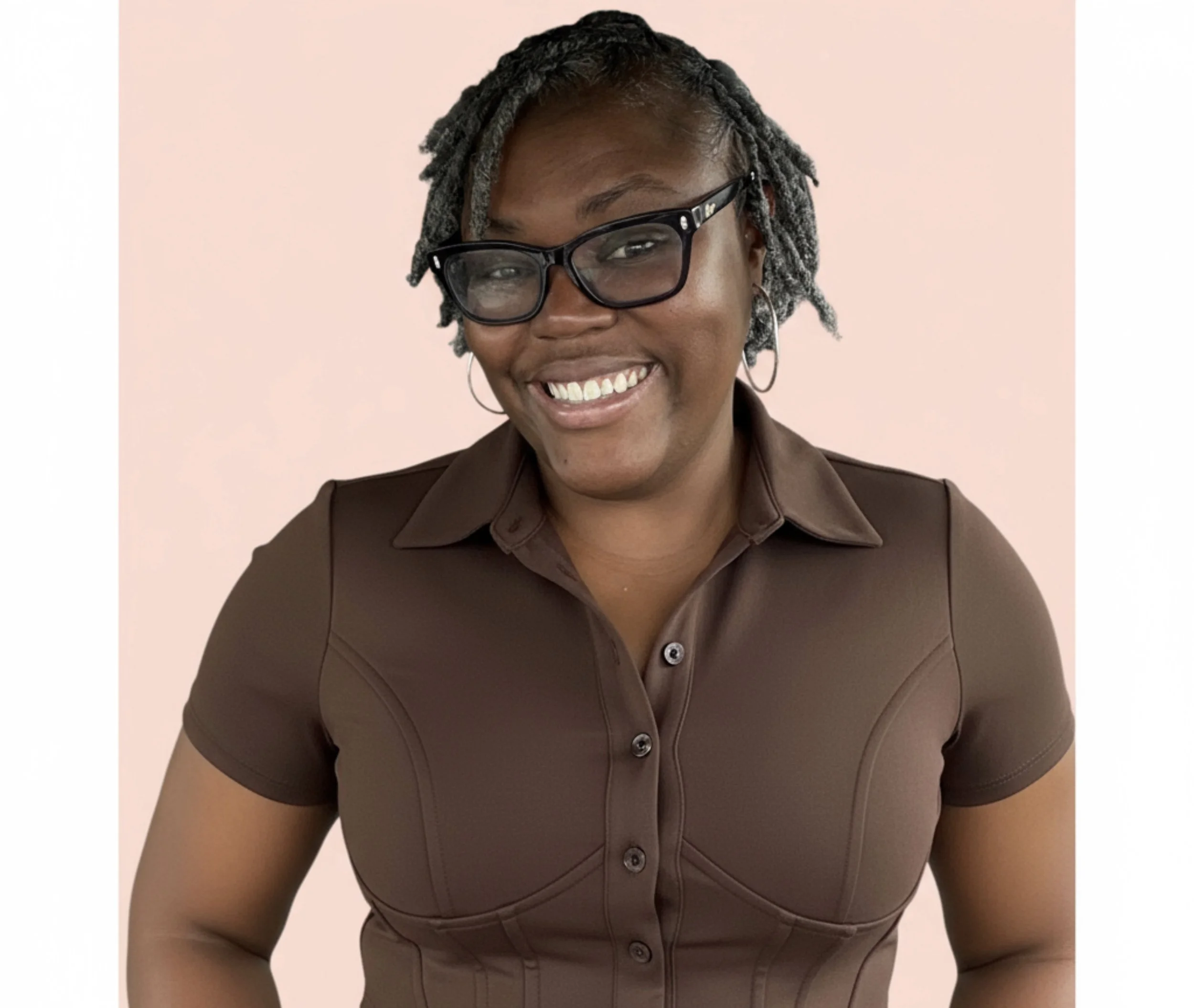 Portrait of Nae, found of Nae in Bloom, reflecting warmth, authenticity and personal growth.