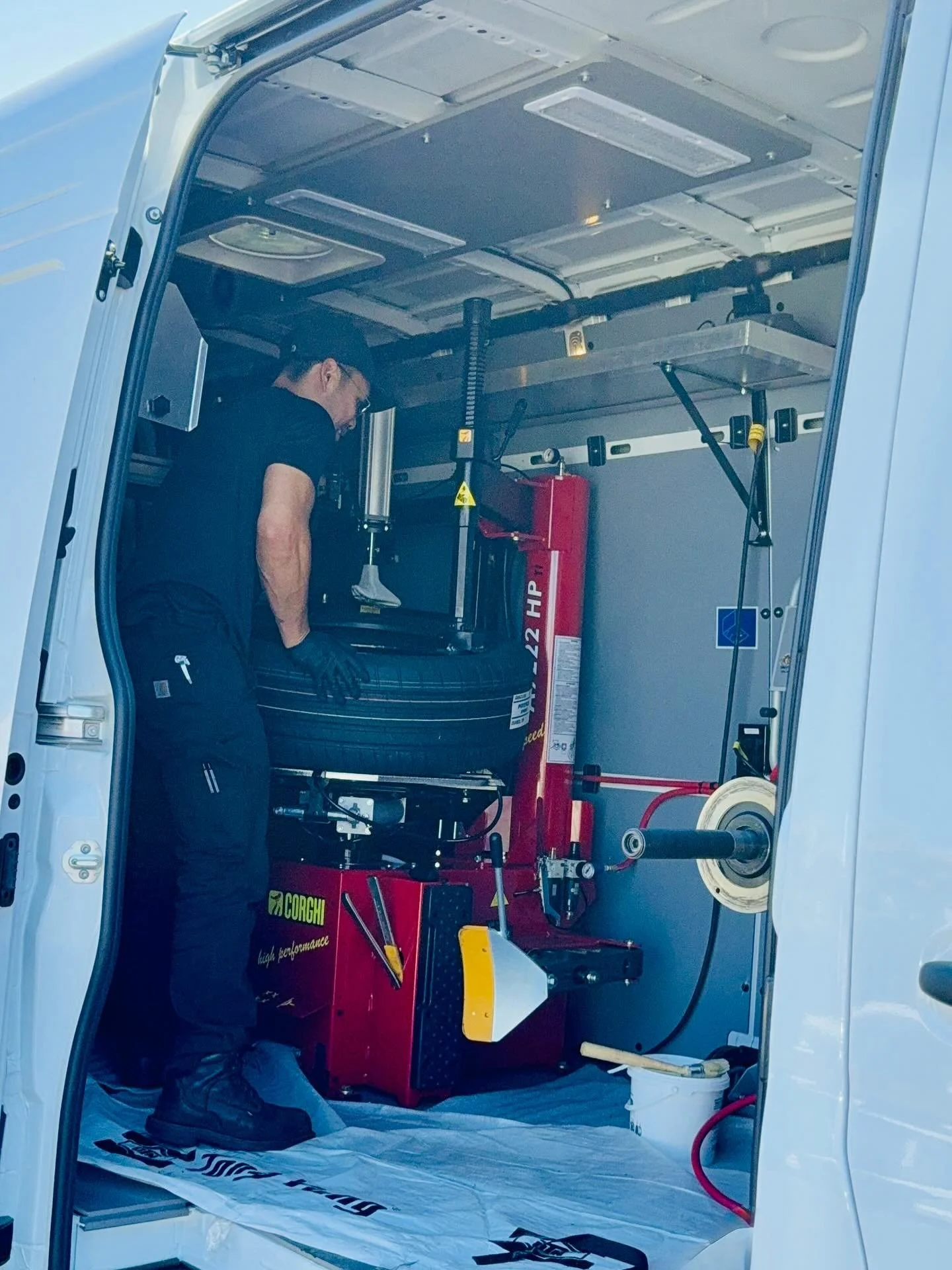 🚚💨 Say hello to your new go-to tire service right at your doorstep! 

We&rsquo;re @wheelhousemobiletire, a mobile tire shop bringing fast, reliable tire services directly to you - whether you&rsquo;re at home, work, or stuck on the side of the road