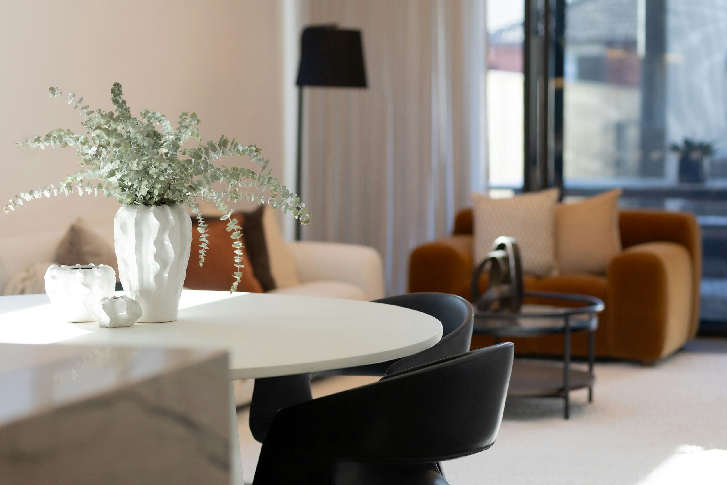 No matter your home design style: modern, Scandinavian, transitional, maximalist, transitional, organic or boho, we have designer picks for you! Our specially curated picks work for real people on a a budget.