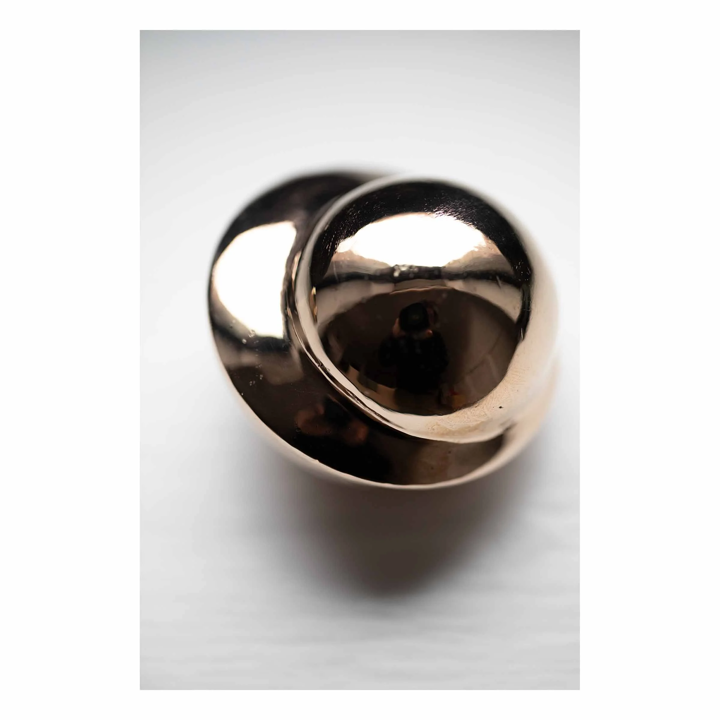 Roly-poly (large),
2025.
Bronze.