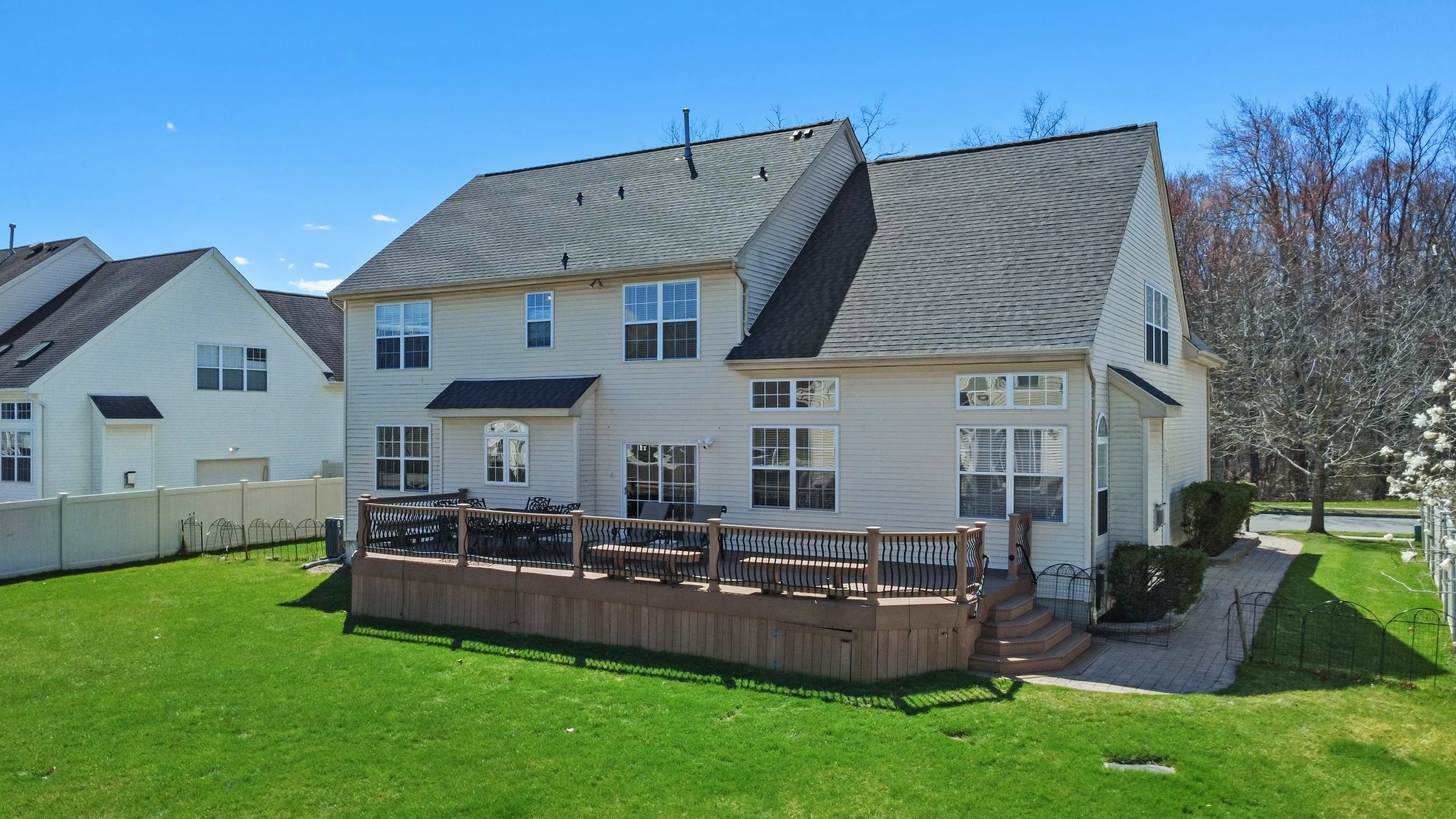 4 Bernadette Cir_EXT_7.JPG