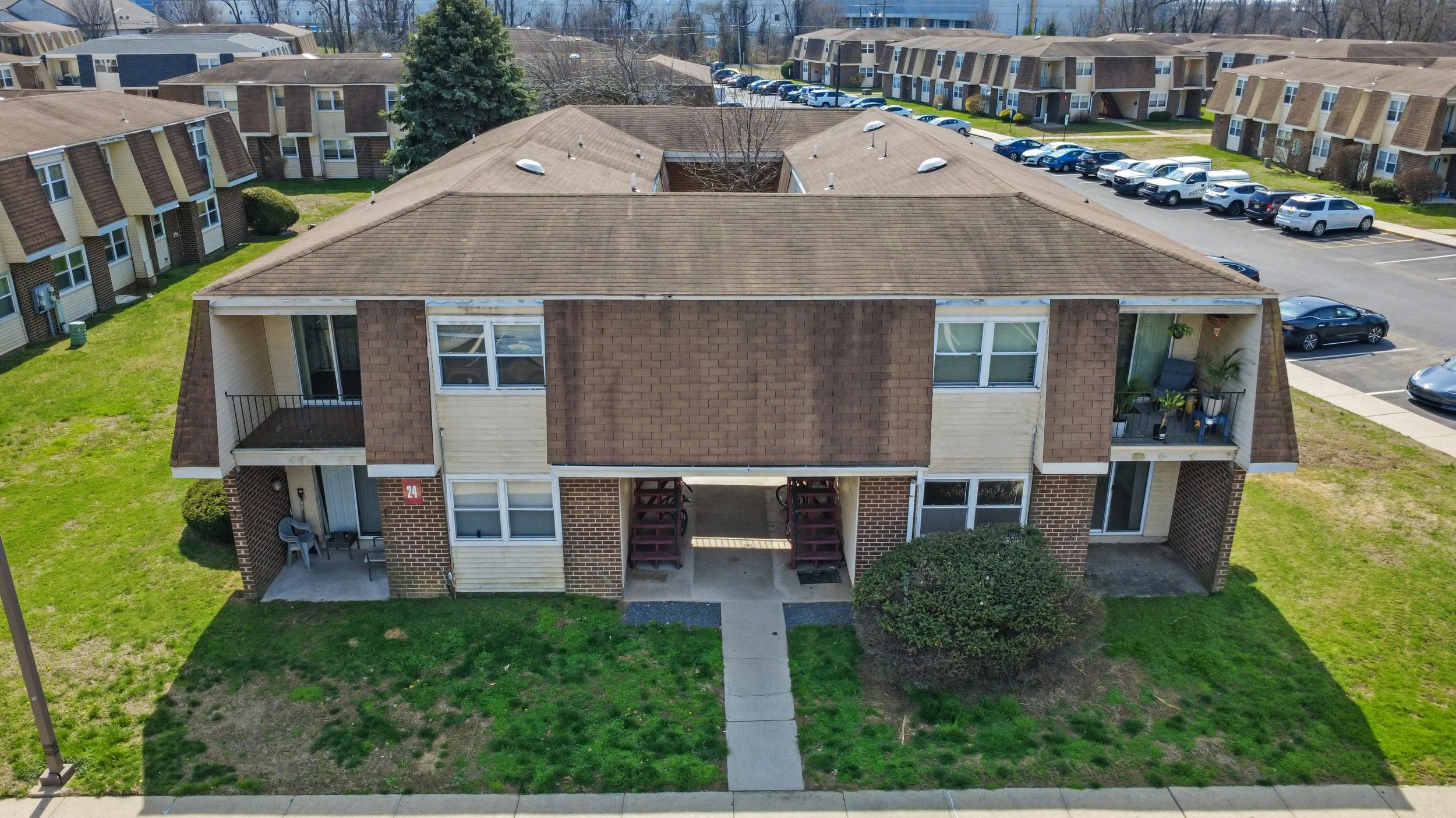 24 Florence Tollgate_EXT_2.JPG