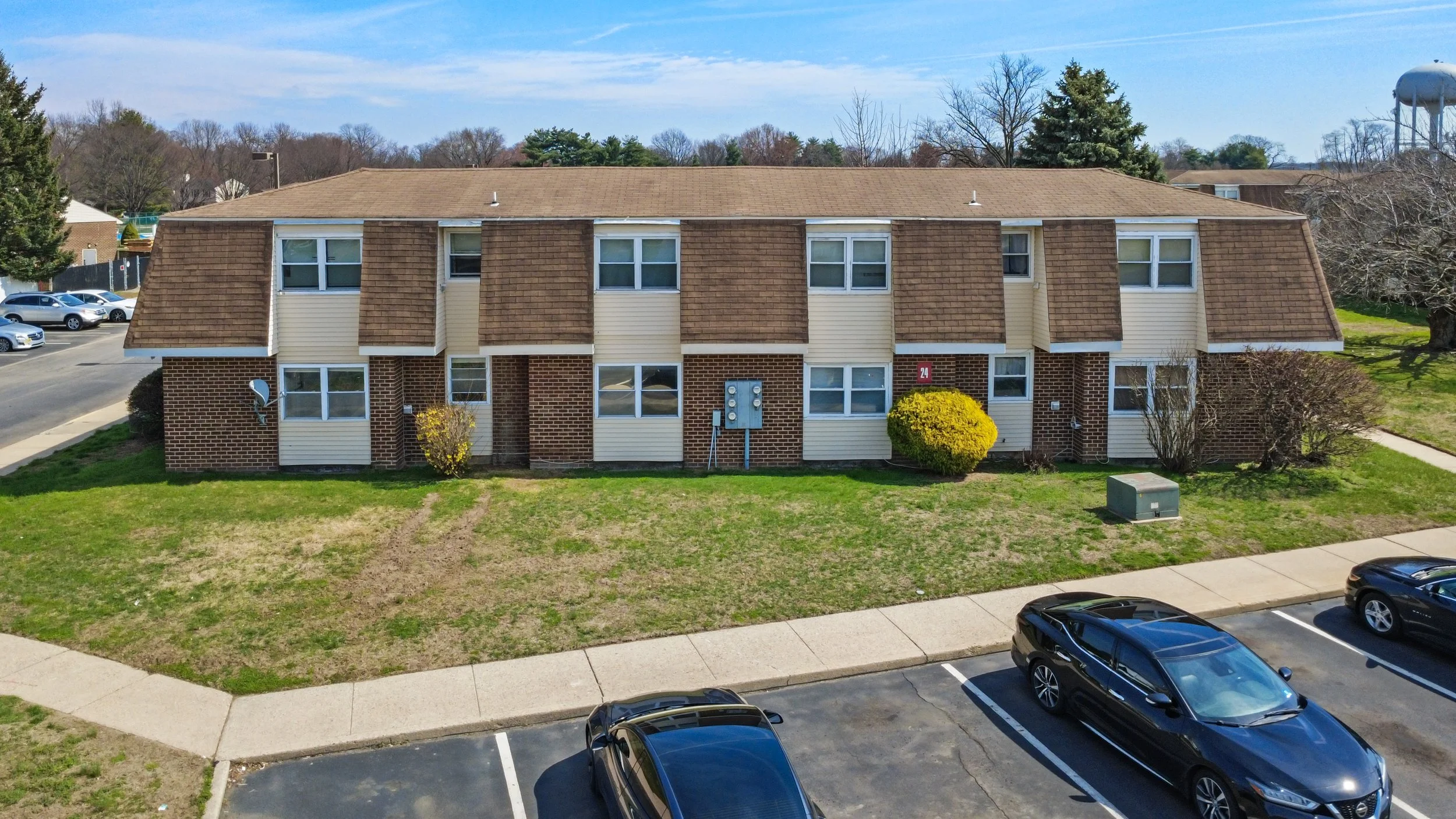 24 Florence Tollgate_EXT_1.JPG