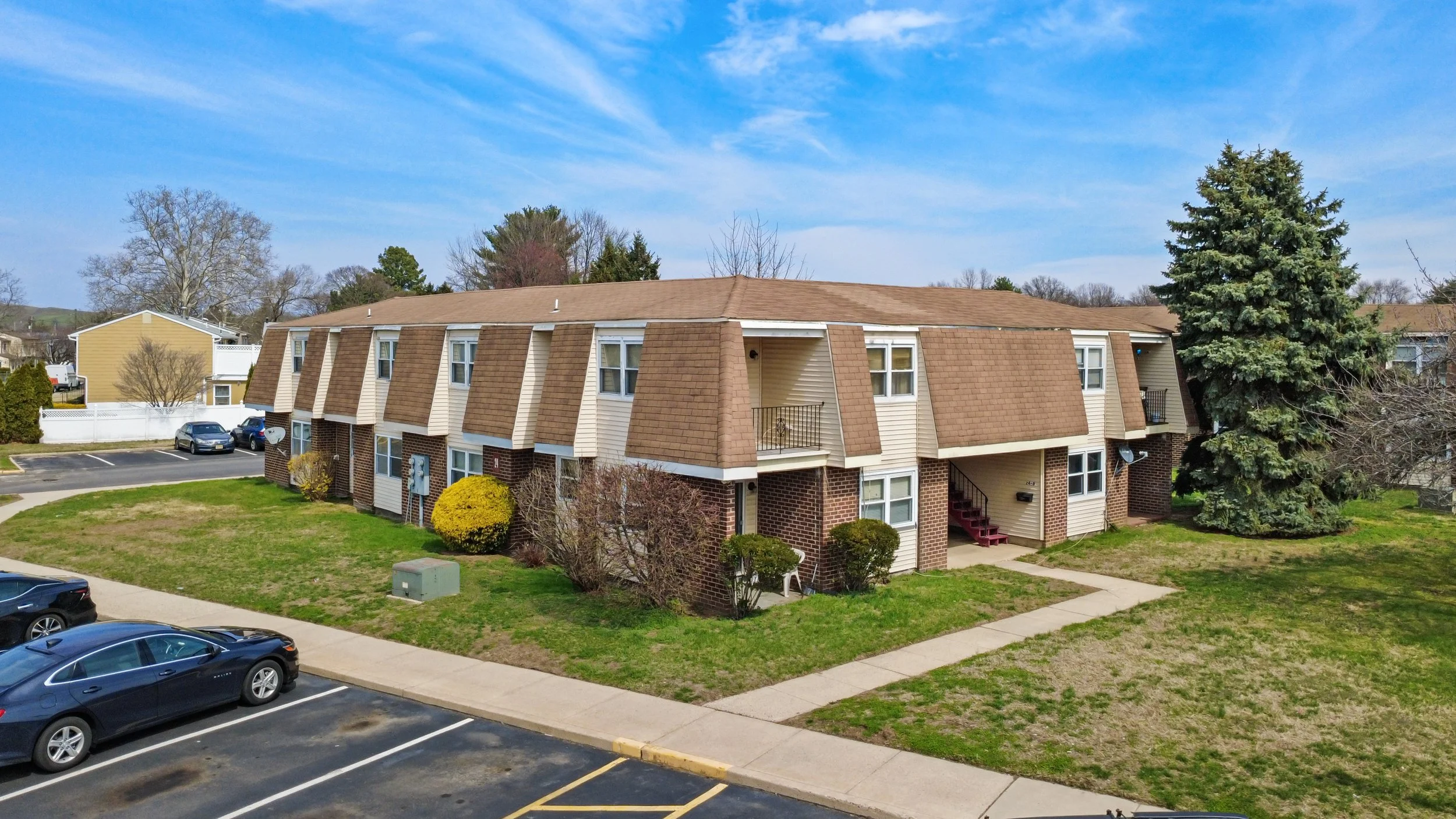 24 Florence Tollgate_EXT_8.JPG