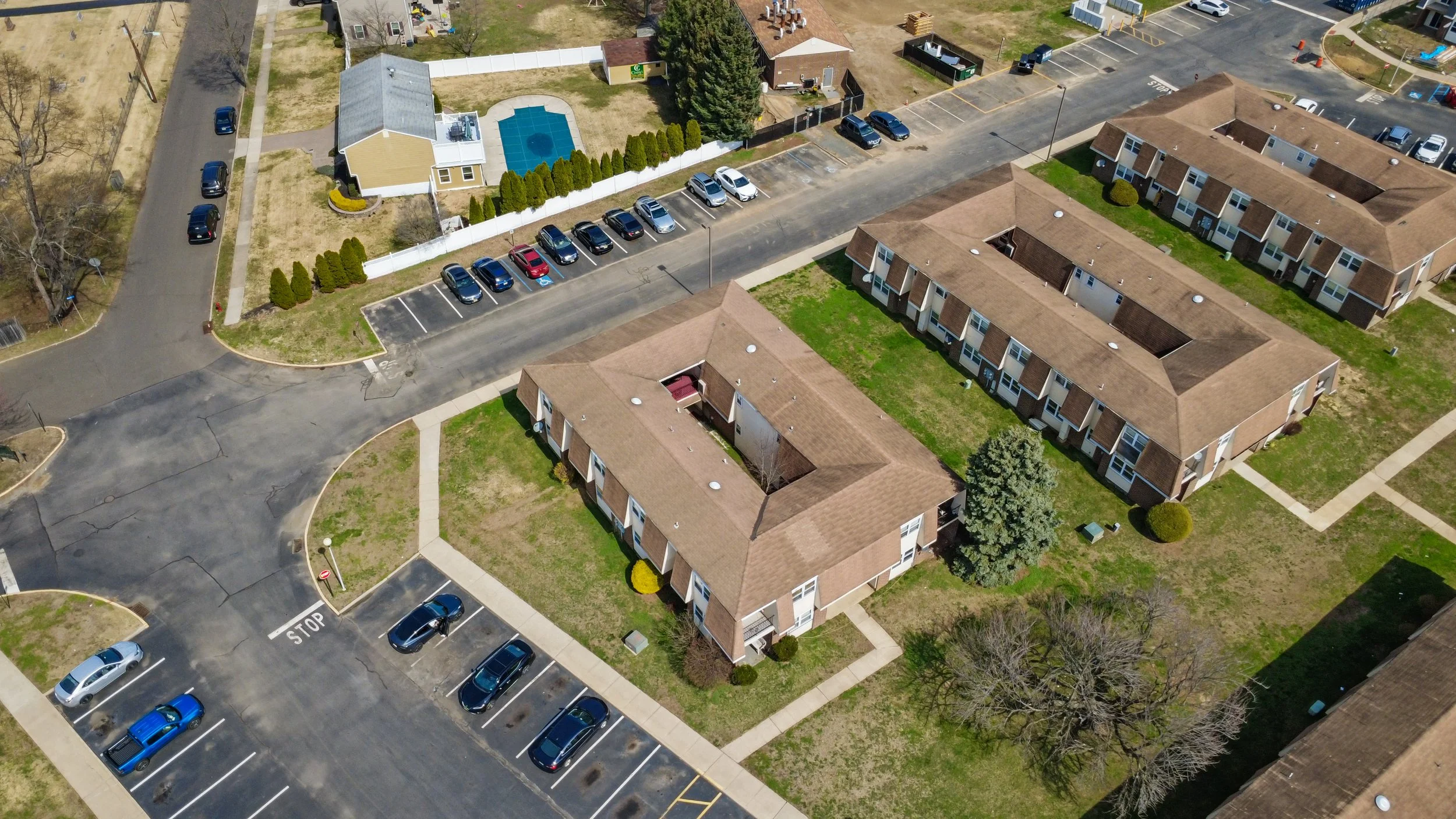 24 Florence Tollgate_EXT_6.JPG