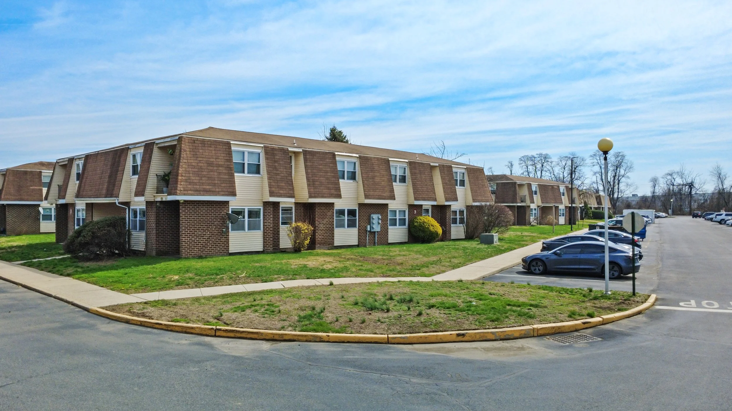 24 Florence Tollgate_EXT_7.JPG