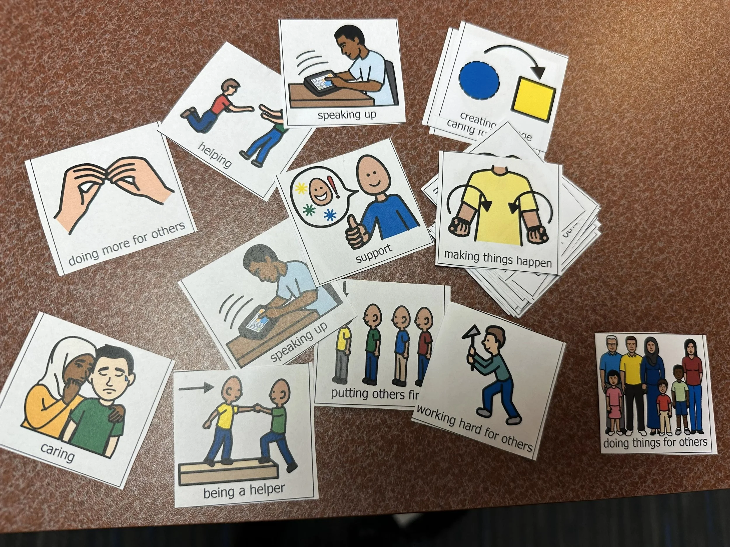  School-Based Technology Specialist Beth Curtis created visual aids and a Bingo activity for inclusive access to the museum 