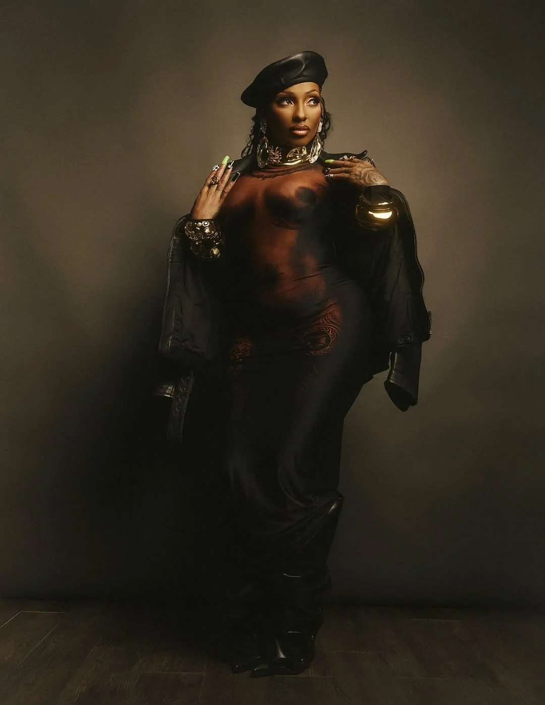 VZN SZN VOL 1 OUT NOW 💿

Disc 1, Track 4

🎶 &ldquo;LEXI&rdquo; 🎶

@thelearobinson &amp; @iamivoryscott 

via @yrismagazine Lea appears in here with a striking intensity, shaped by the lens of James &ldquo;JD&rdquo; Barnes and elevated by the bold 