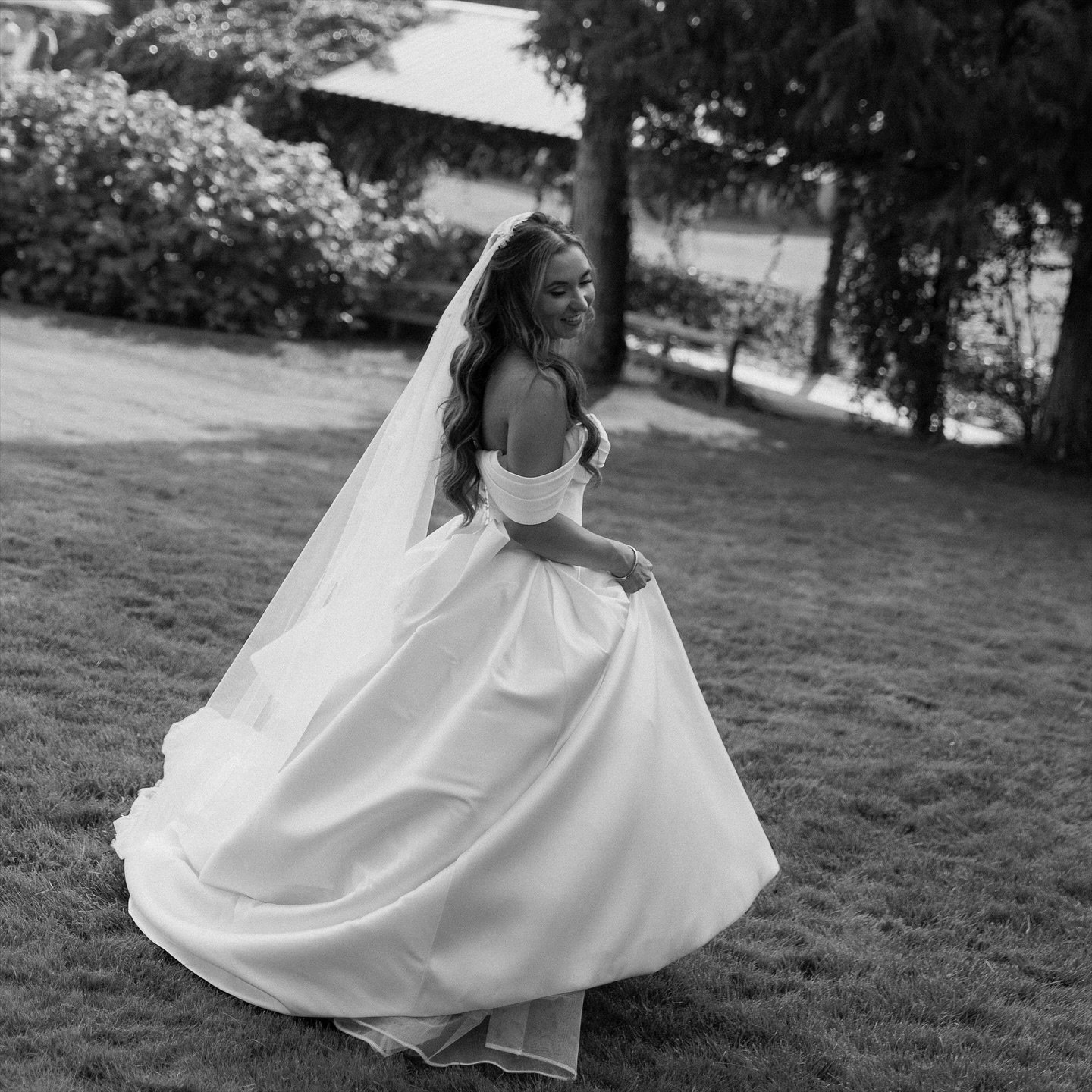 9.13.25 👰🏻&zwj;♀️💍✨ 
Such a beautiful bride 😍

Bride @_withlovekt 
Photography: @lizastephenson.photo