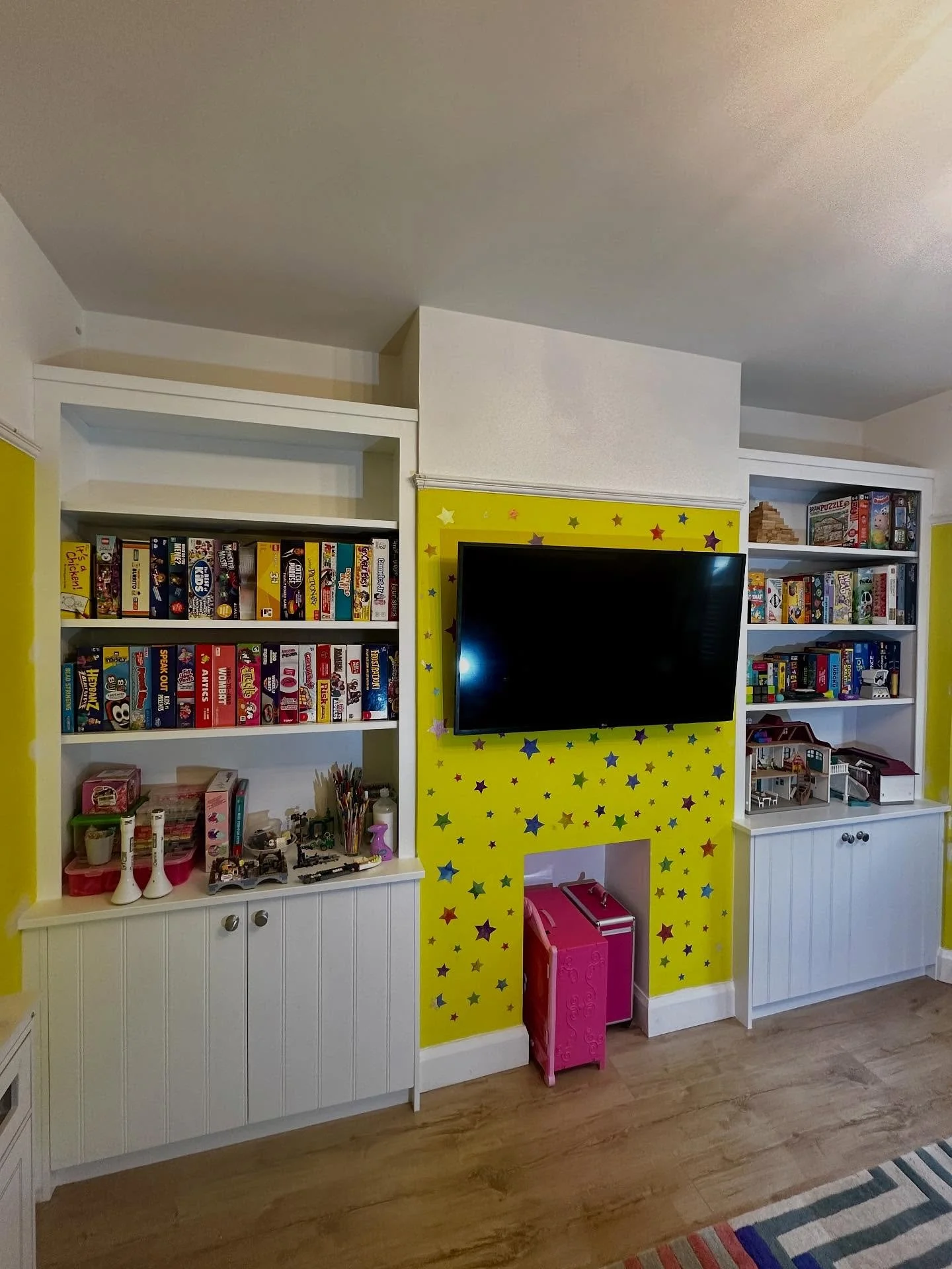 ✨ Added a touch of brightness and elegance with these two alcoves painted in white.
A clean, modern, and refined finish &mdash; perfect to highlight the space! 🤍

#DeluxeCoatings #PaintingServices #InteriorDesign #FreshLook #WhiteStyle #Professional
