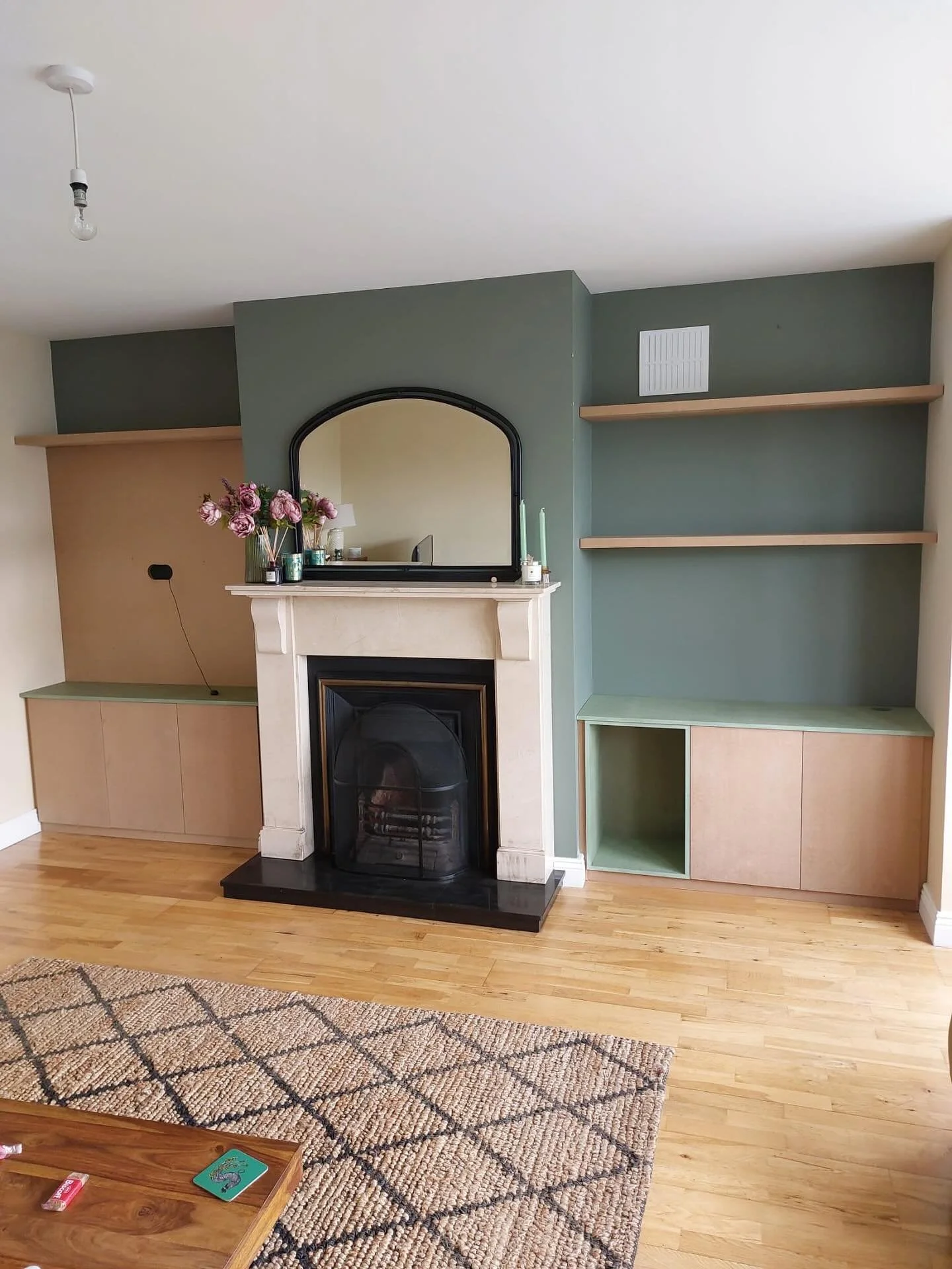 Painting done ✅ A living room transformed through color and attention to detail. ✨
@woodfix_ltd 

#Painting #LivingRoomDesign #HomeStyle #DetailsMatter #InteriorDesign #PerfectFinishes