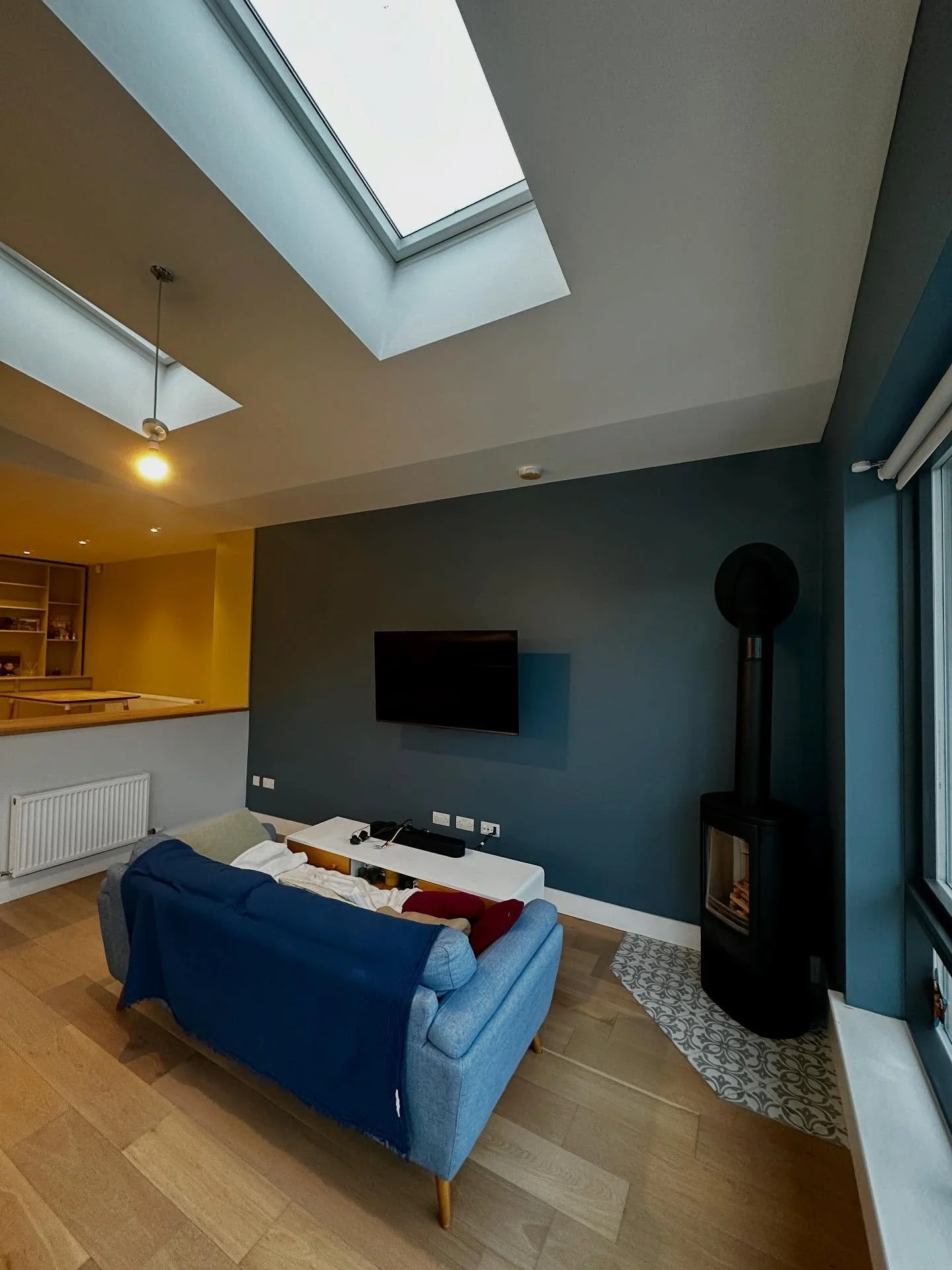 ✨ Project completed &ndash; a spacious kitchen with living room, finished in three elegant colors: blue, grey, and olive.
A modern mix that brings style, balance, and personality to the space. 🏡🎨

#interiordesign #painting #homedecor #kitcheninspo 