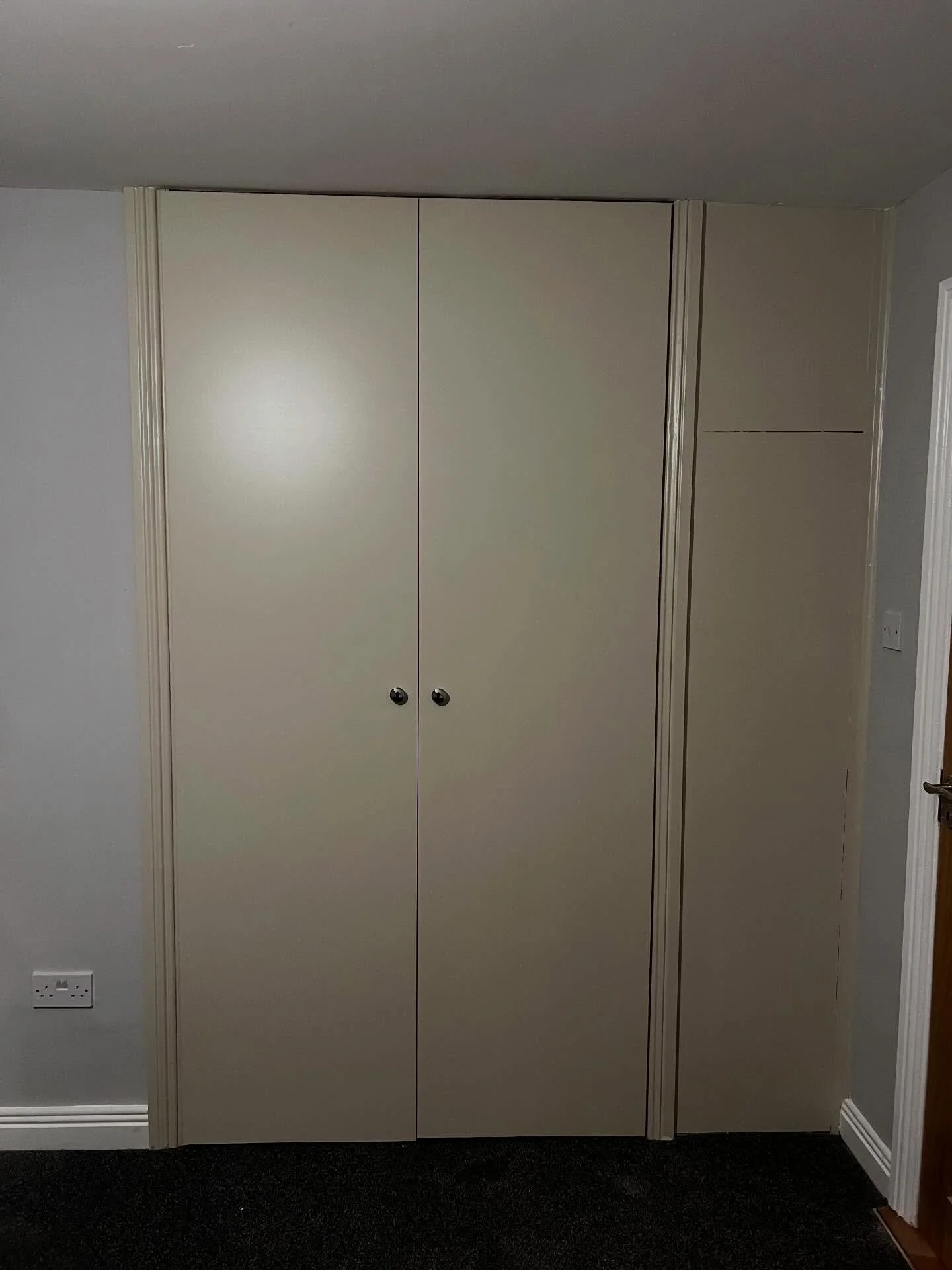 Multiple rooms, multiple wardrobes &mdash; finished in cream and grey for a clean, elegant look.

#wardrobemakeover #spraypainting #furniturepainting #interiordesign #deluxecoatings