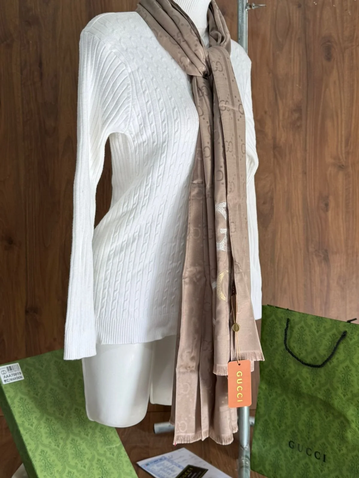 🧣 PASHMINA GUCCI – MONOGRAM GG PREMIUM