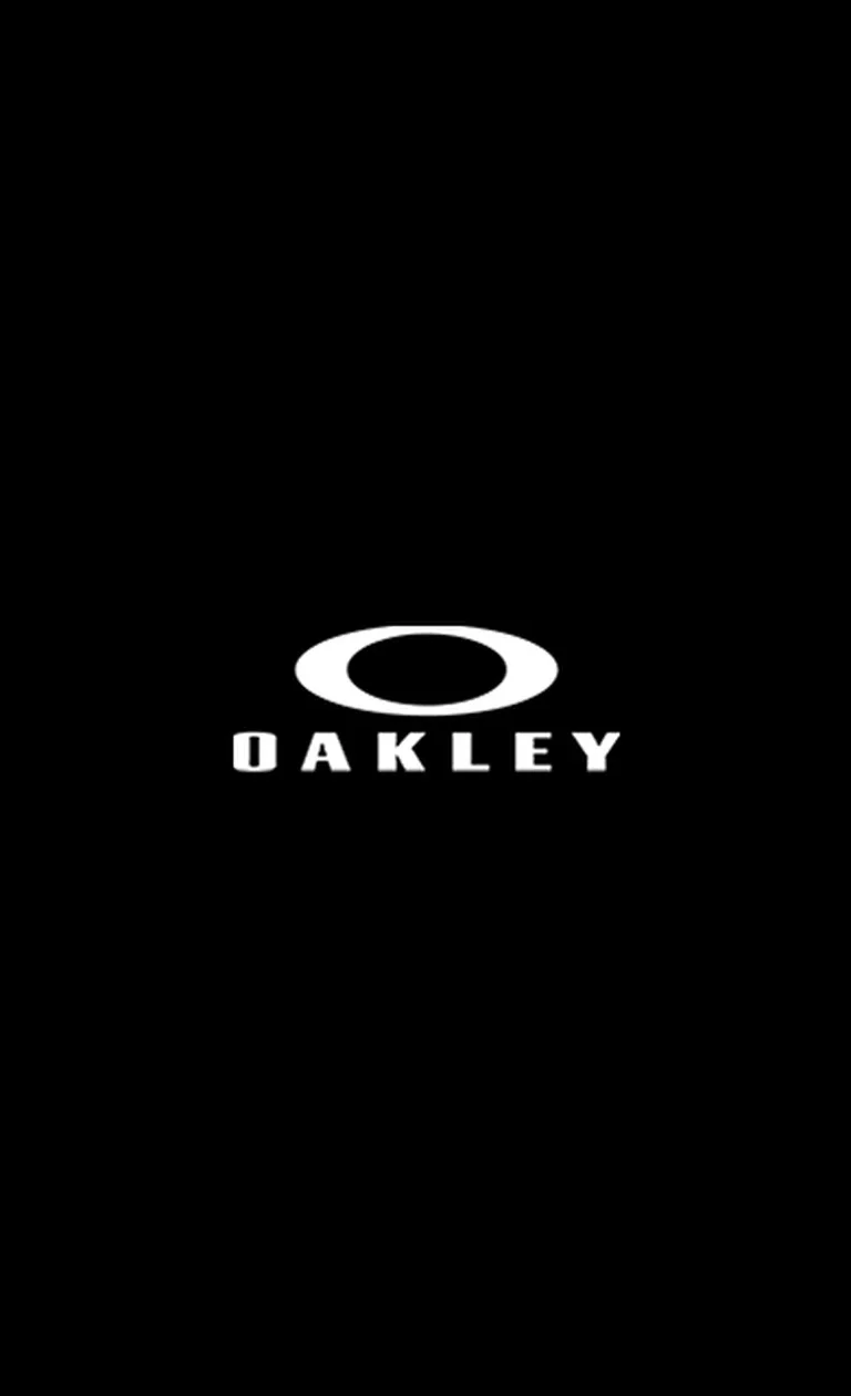 Fondo negro con logotipo blanco de Oakley en el centro.