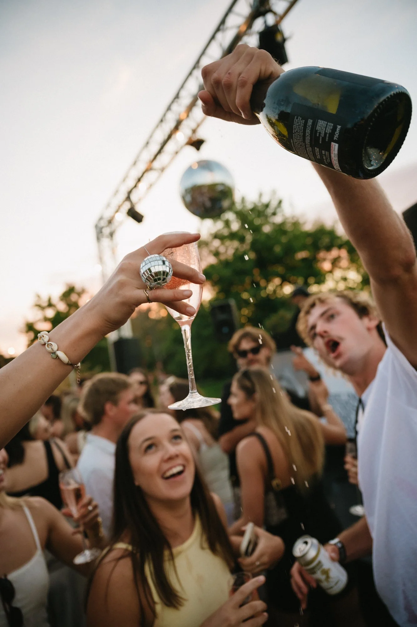 138_Bird in hand_MEAGHAN COLES__MKC1978.jpg