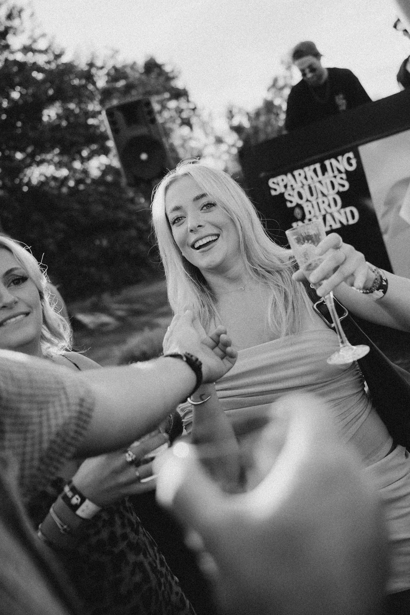 67_Bird in hand_MEAGHAN COLES__MKC1210.jpg