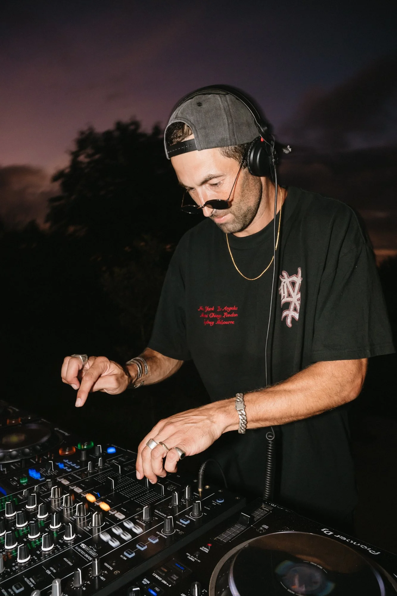 151_Bird in hand_MEAGHAN COLES__MKC2103.jpg