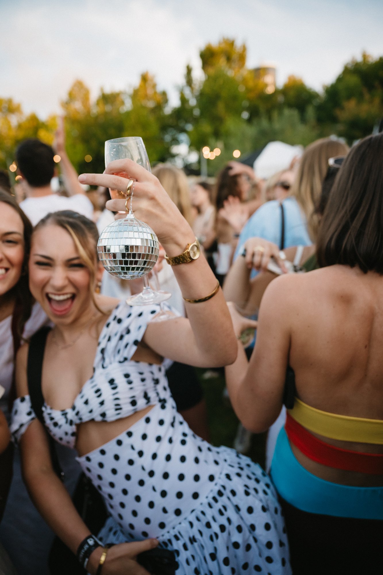 122_Bird in hand_MEAGHAN COLES__MKC1748.jpg