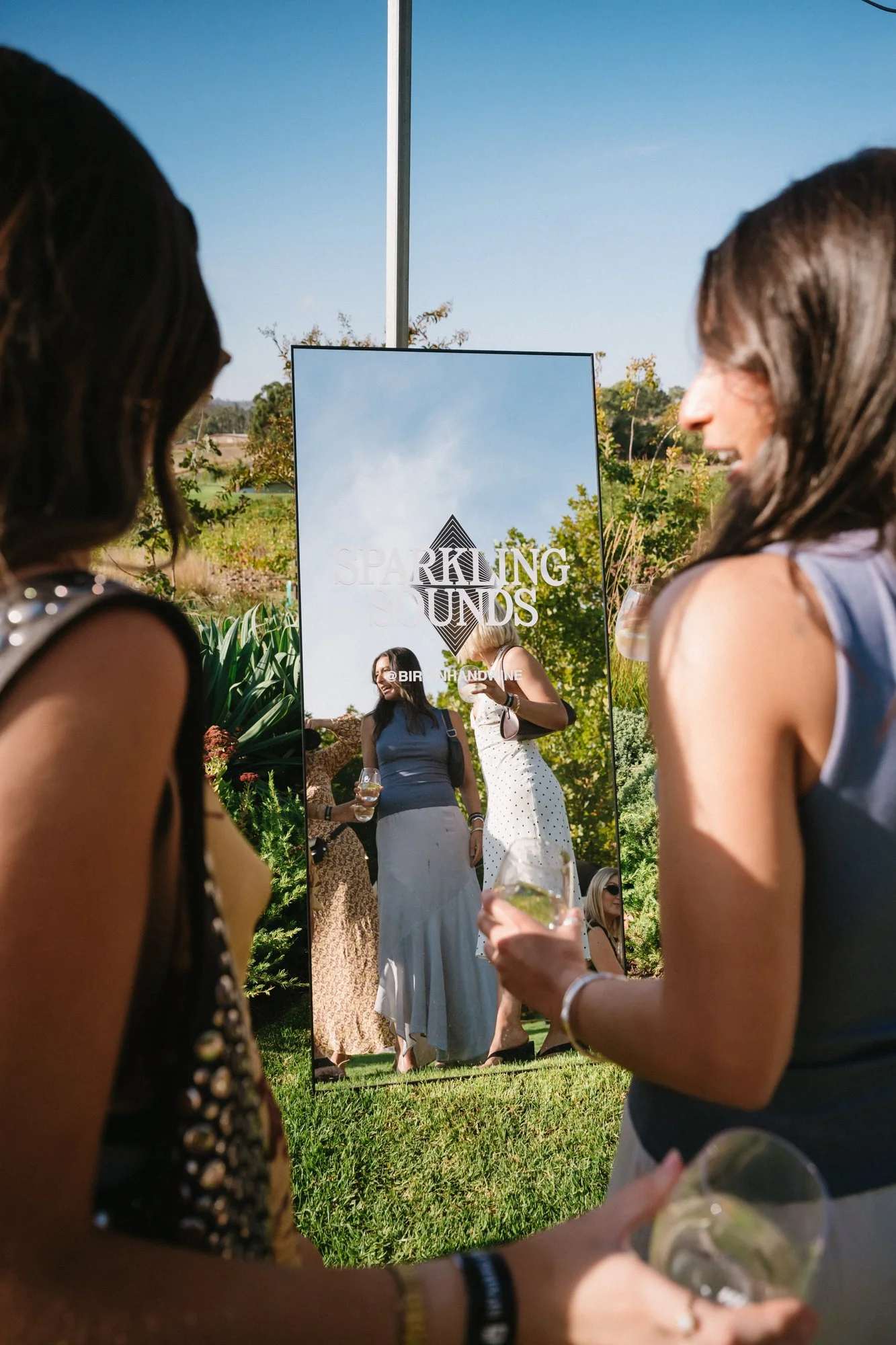 7_Bird in hand_MEAGHAN COLES__MKC0476.jpg