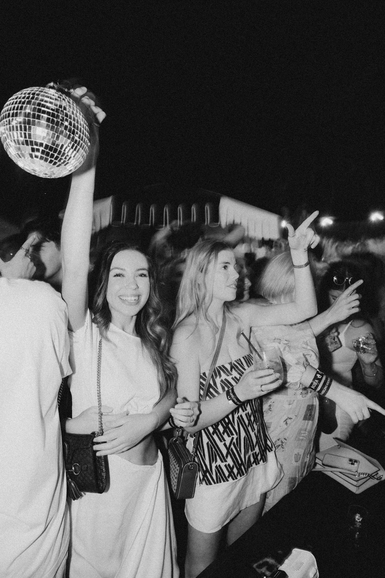 173_Bird in hand_MEAGHAN COLES__MKC2277.jpg