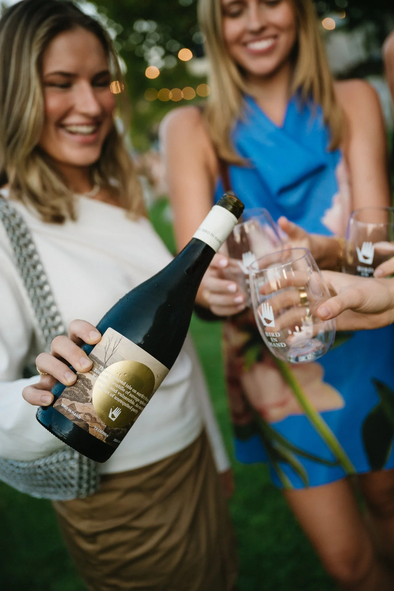 85_Bird in hand_MEAGHAN COLES__MKC1382.jpg