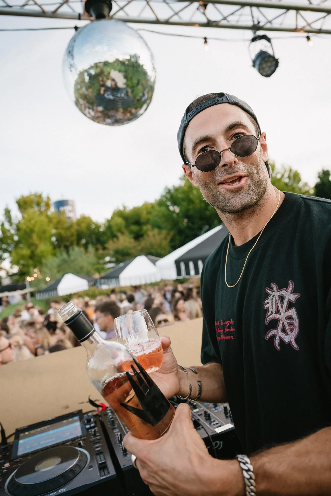 100_Bird in hand_MEAGHAN COLES__MKC1523.jpg