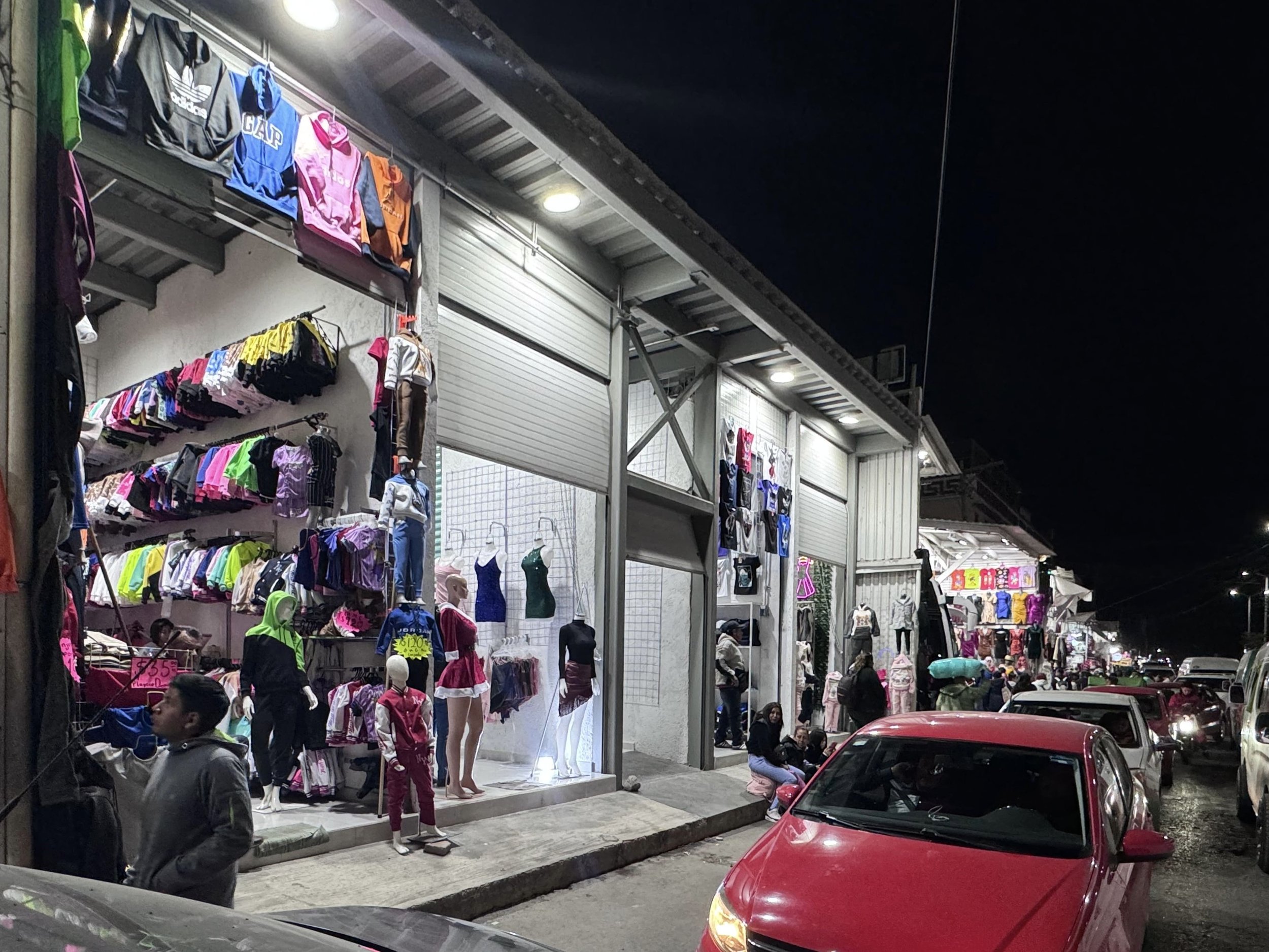 Locales Comerciales de Noche