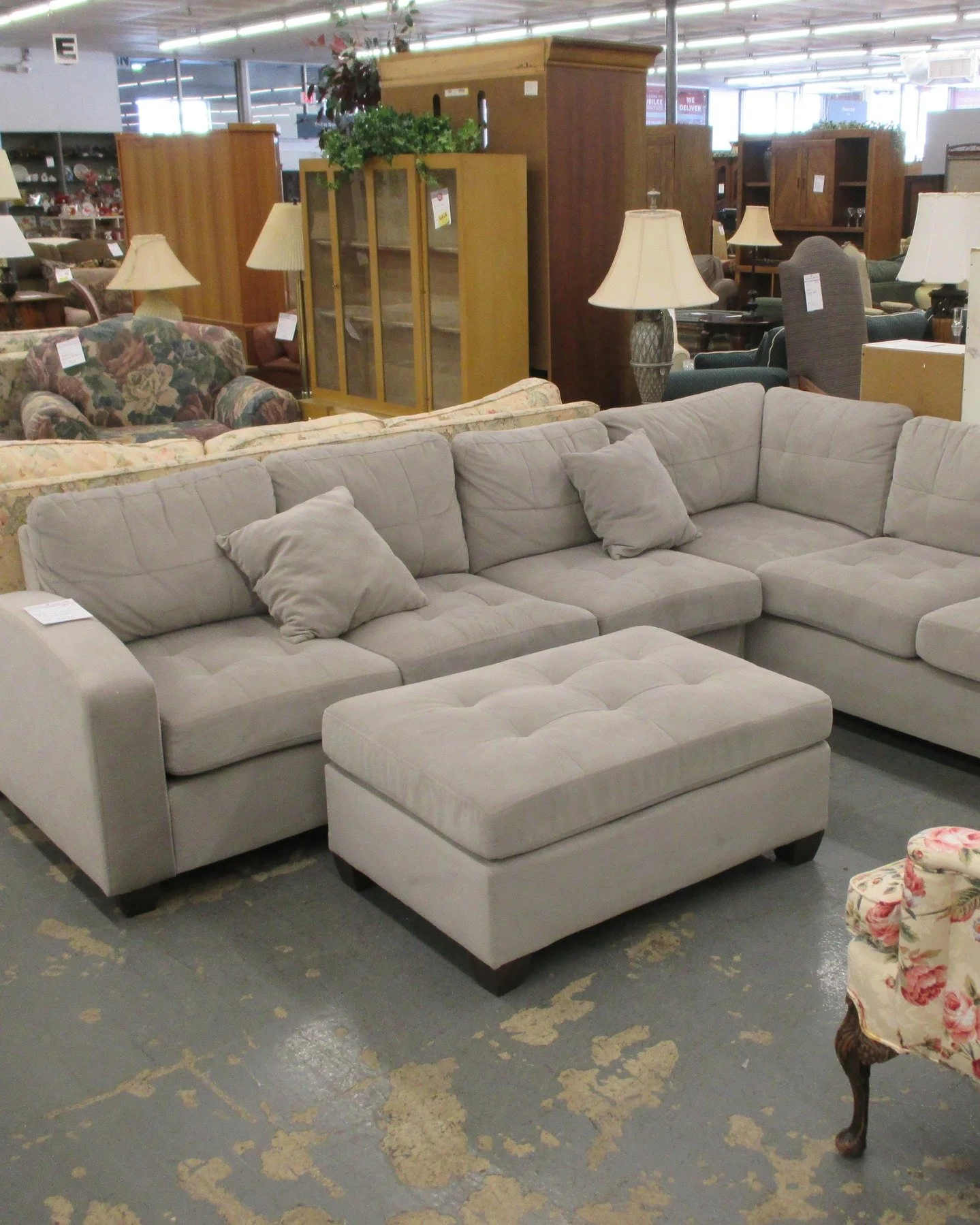 See it. Sit on it. Take it home. 🛋️
Now on the floor.

#freshonthefloor #couchshopping #qualityresale