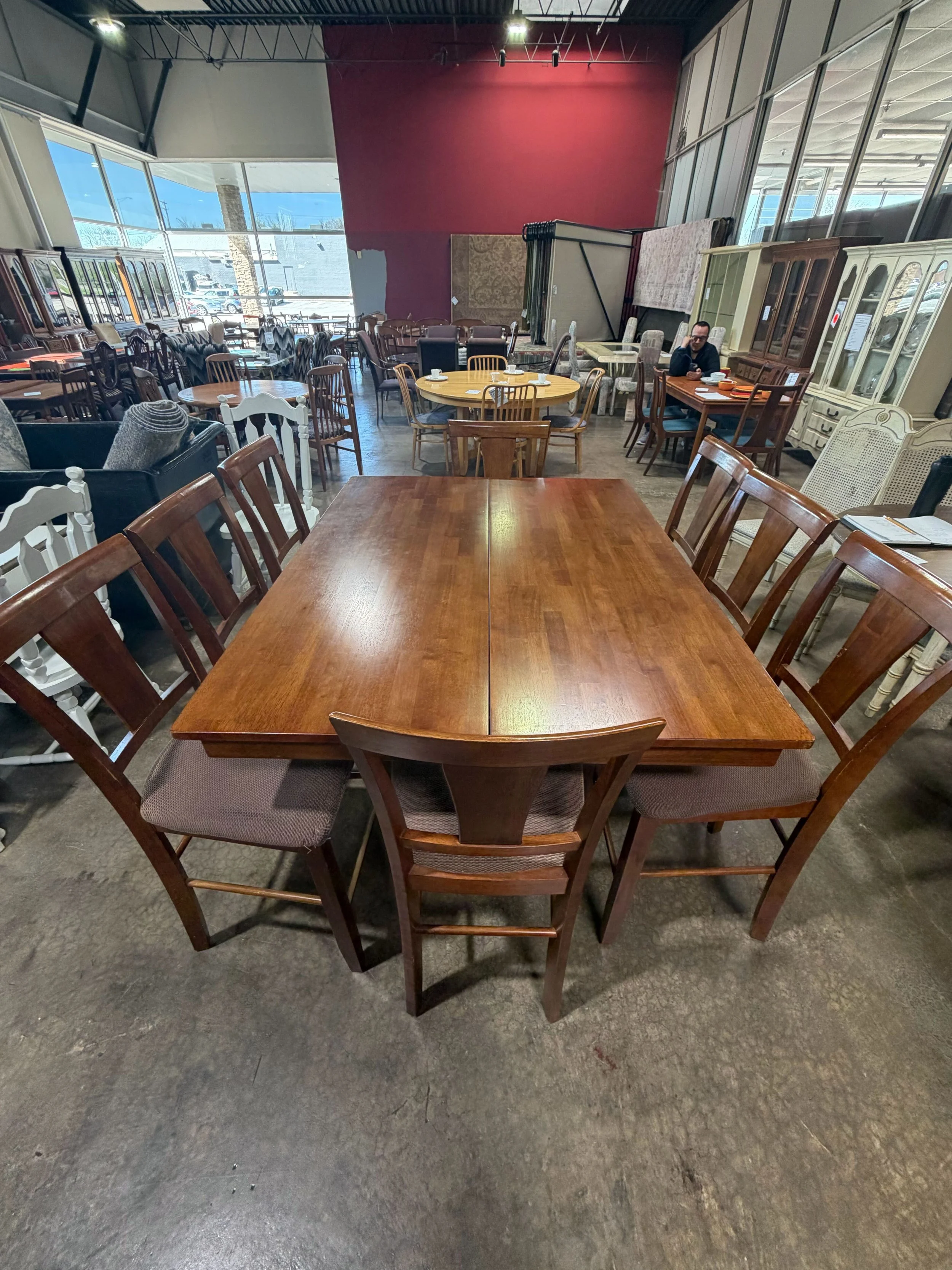 Pub Table with Storage, Kangaroo Leaf & 8 Chairs