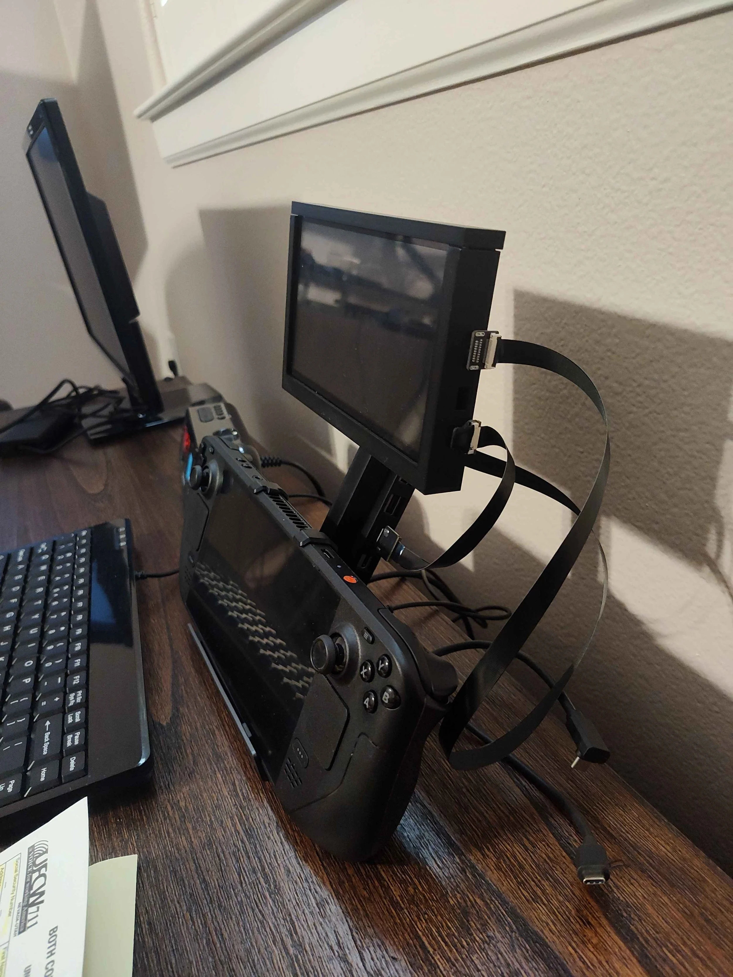 Steam Deck Dual Screen Photo.jpg