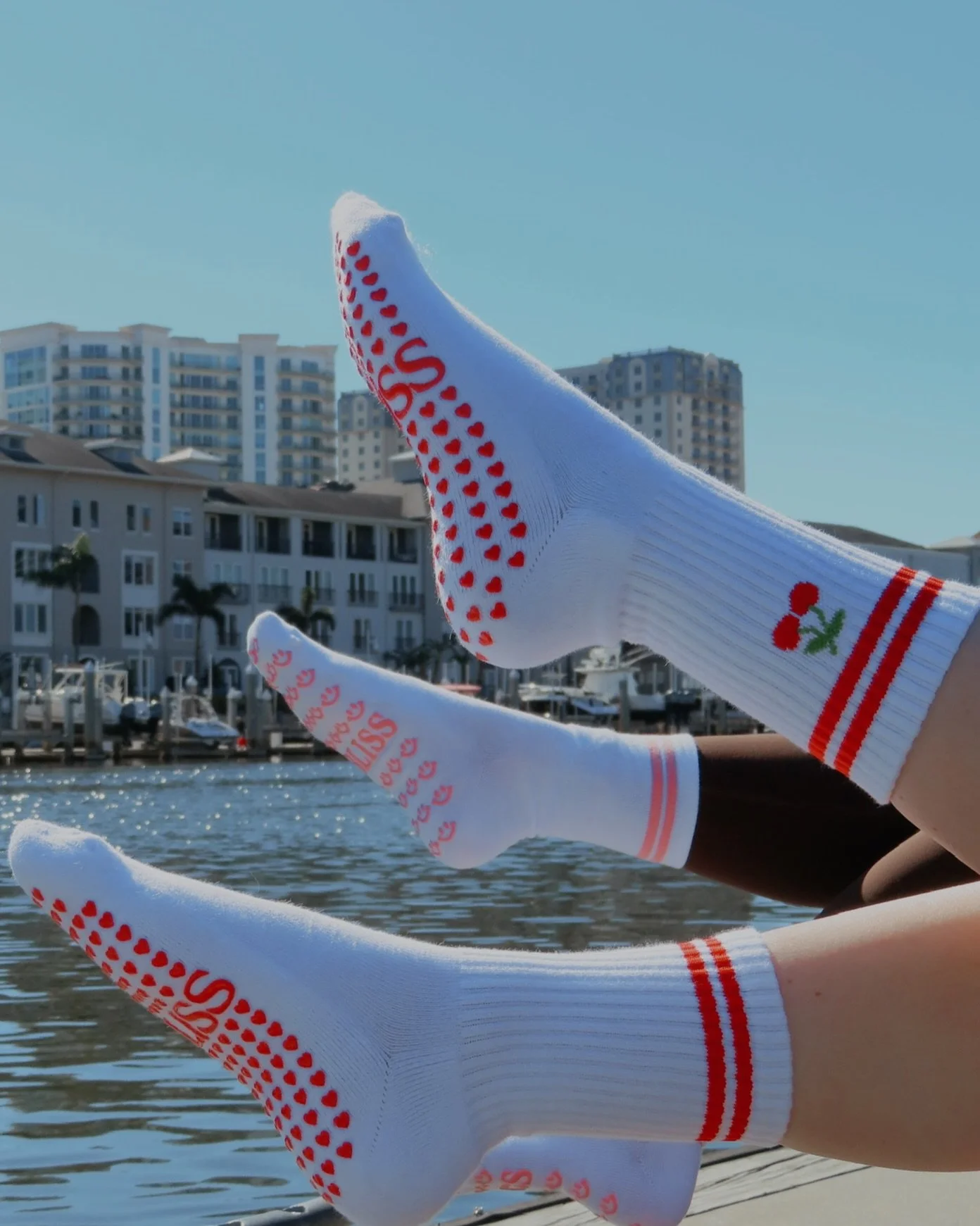 Sun&rsquo;s out, soles up 

Link in bio to shop