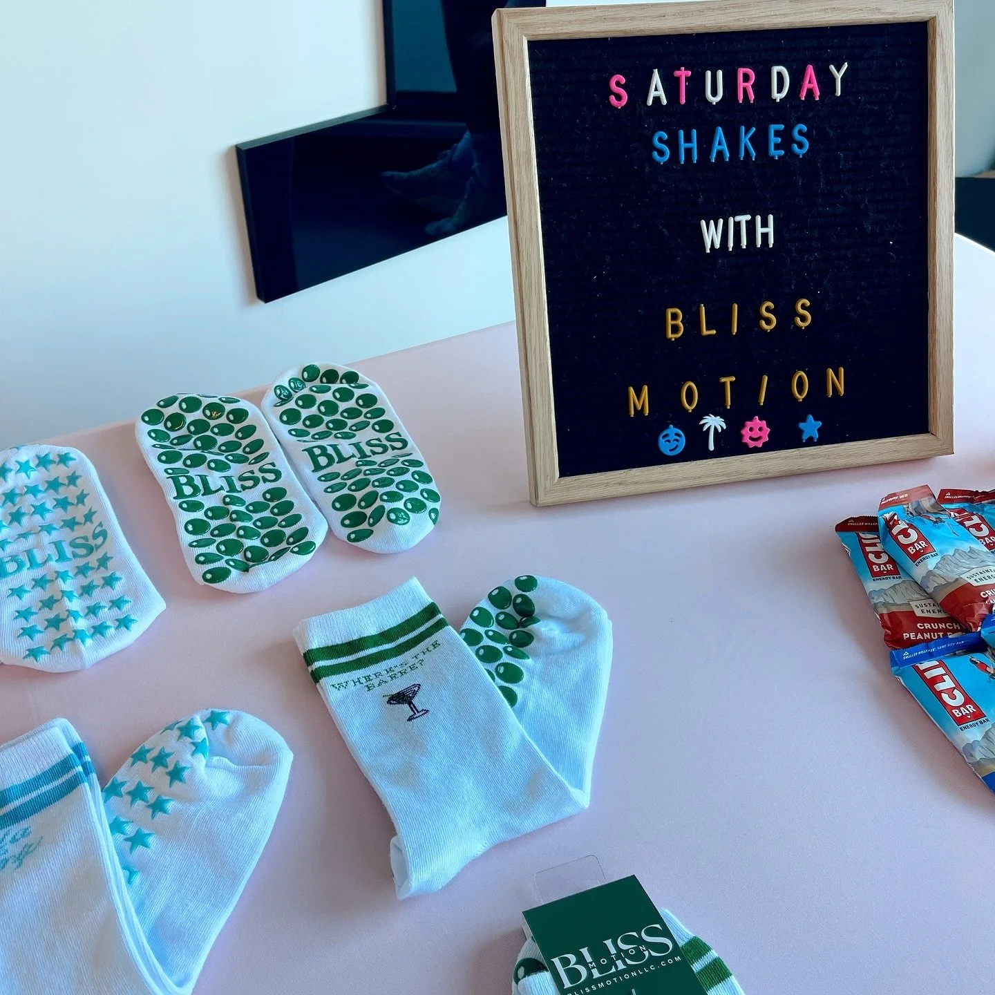 What the sign says&hellip;

Thank you @solidcore for having us at Hyde Park today! 

Visit www.blissmotionllc.com to shop the latest collection

#solidcore #pilates #yoga #gripsocks #newyear #blissmotion
