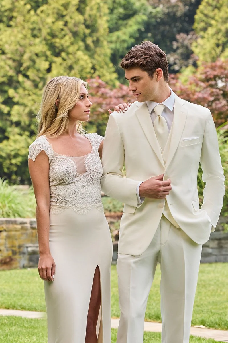 303M IKE_BEHAR_Aragon Rental_Couple LR.jpg