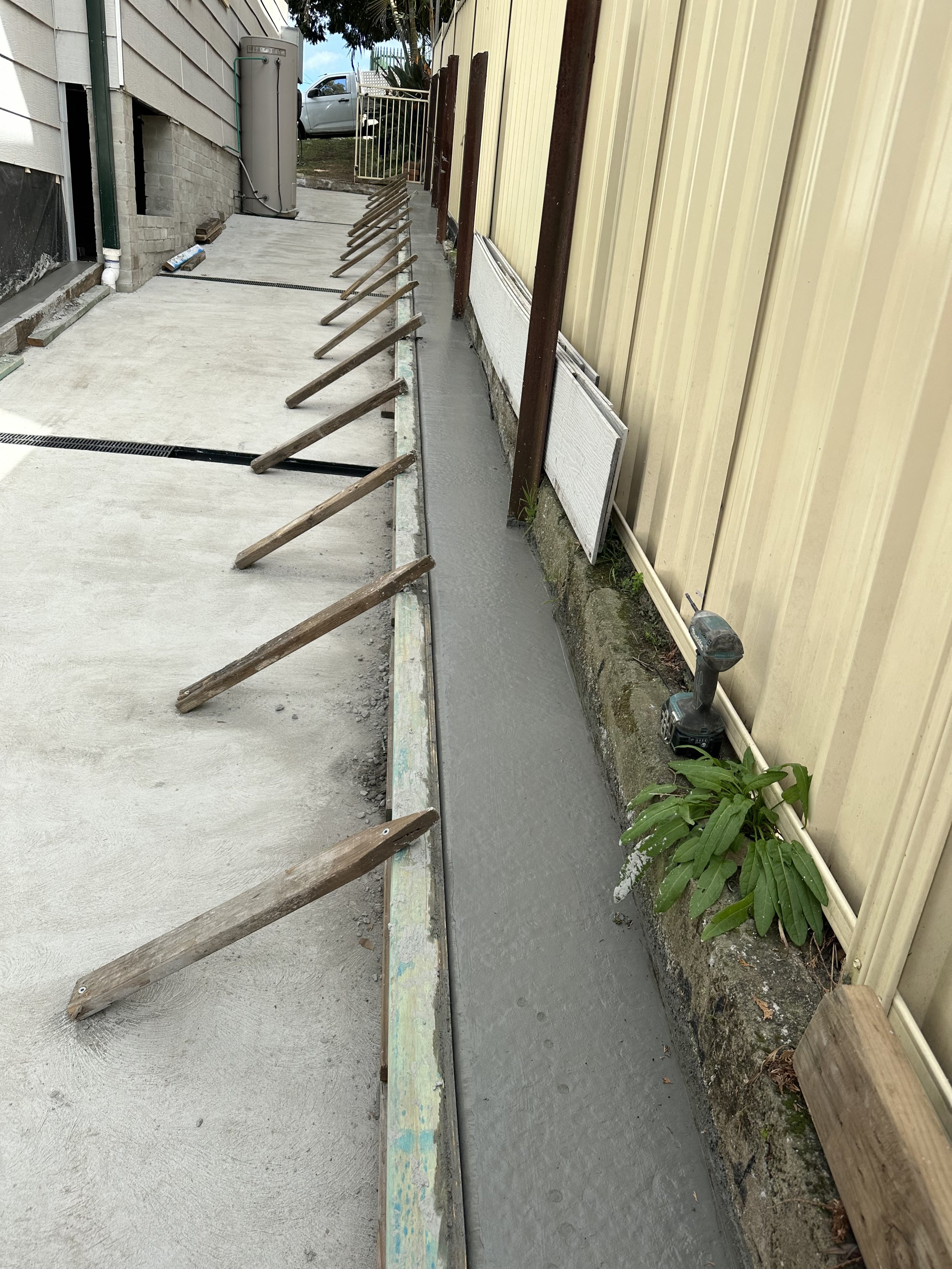 Curb on a commercial project