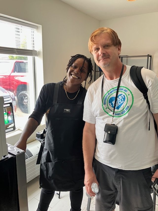 Complementary haircuts for veterans, homelessness, elderly, youth and underserved communities.