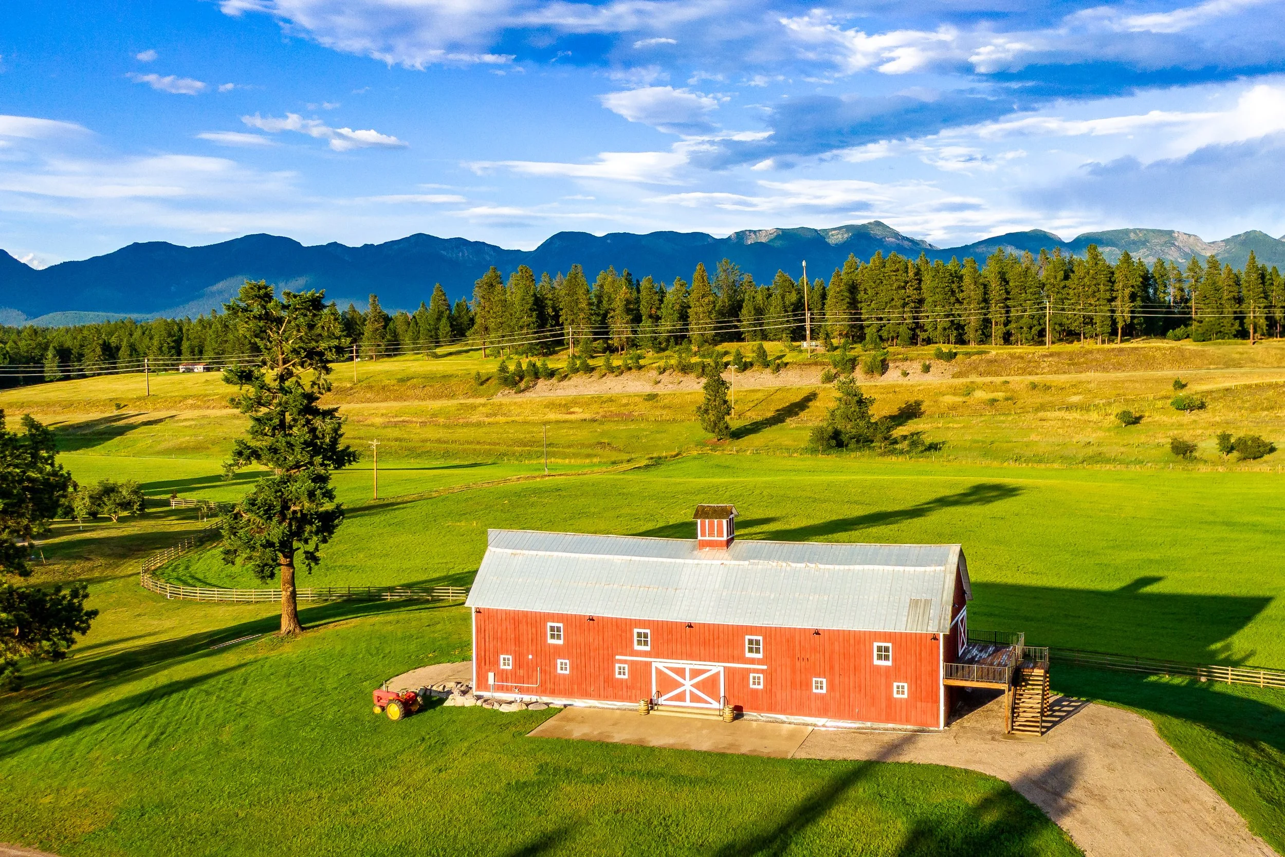 Barn+Mountains_Landscape.jpg