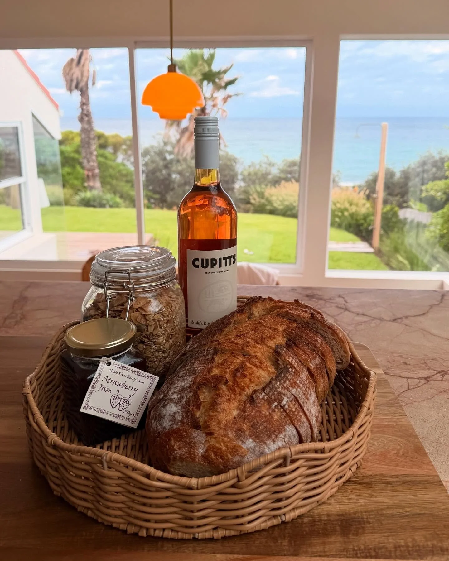 Getting ready for our first guests who are coming to stay and we&rsquo;ve picked out some of our favourite local produce as part of our welcome hamper 💕🫶🏼

Wine from @cupittsestate where we got married
Toasted Muesli and Sourdough from our favouri