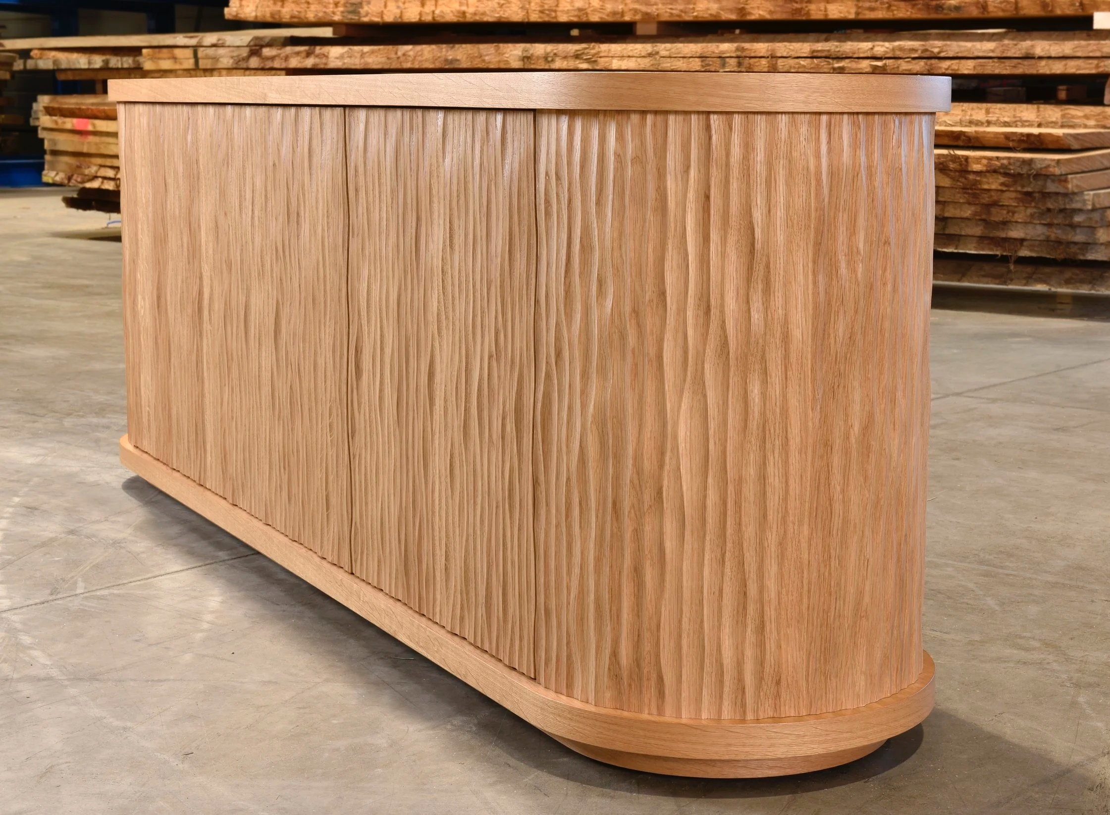 Mobilier en chêne gougé fabriqué par l'ébéniste agenceur Lamellux