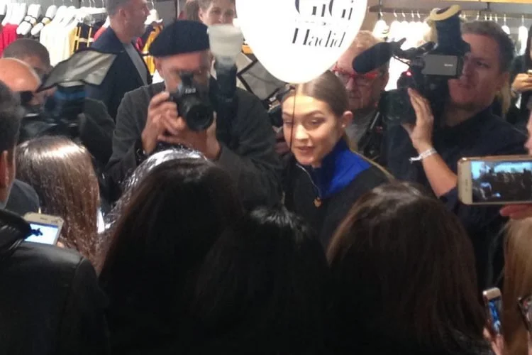 tommy-hilfiger-x-gigi-hadid-poster-printing3-750x500.jpg