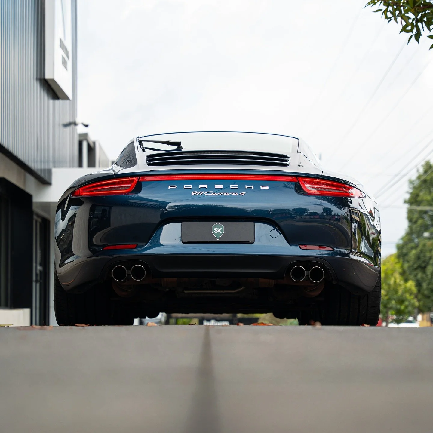 2013 911 Carrera 4 manual Coupe. Finished in Dark Blue Metallic over Black Leather with sunroof delete. One for the purists.

Available @_sullivankerr_ 
Built #fordrivers