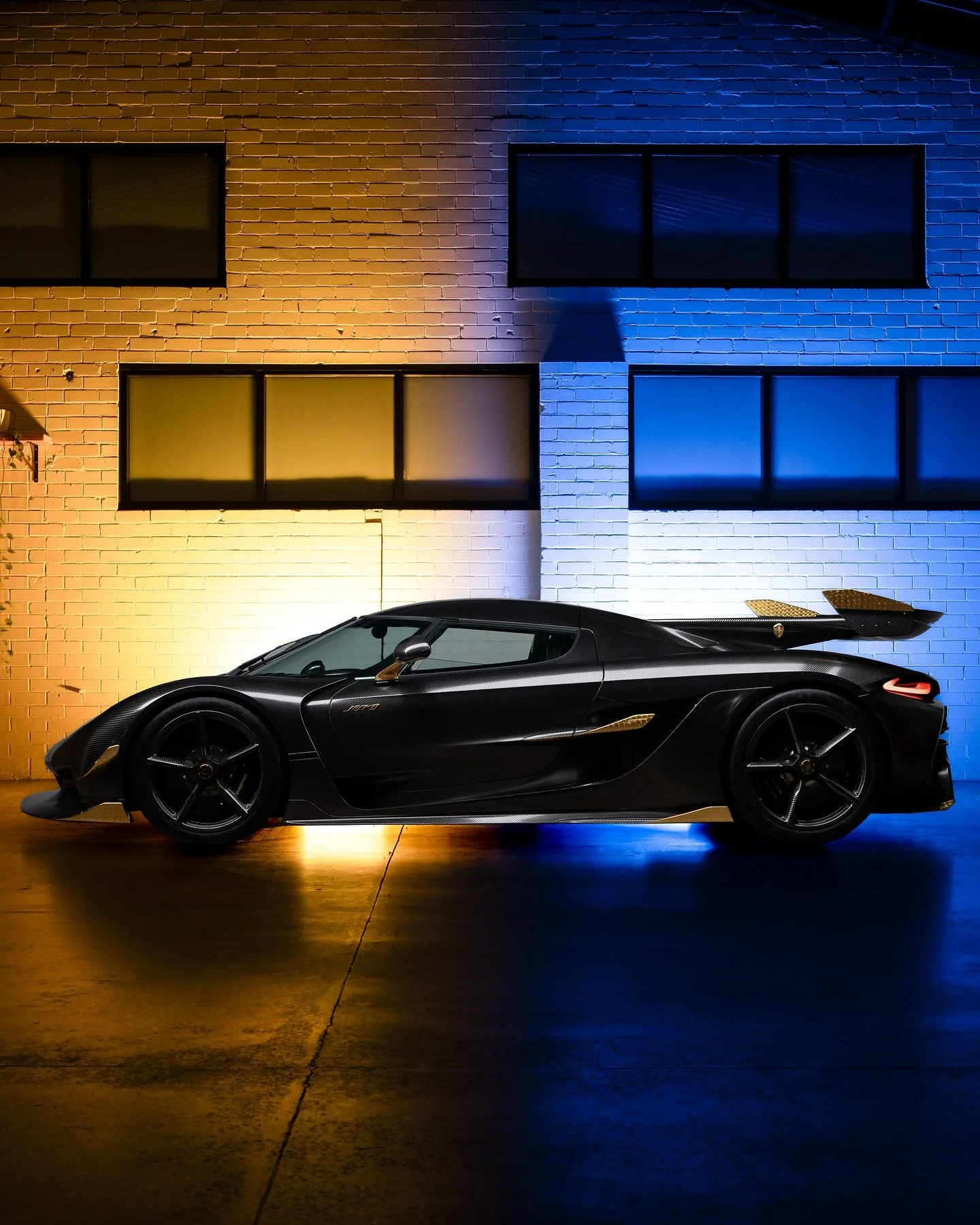 Only ghosts attack in the dark.

#koenigsegg #jeskoattack #ghostsquadron #sullivankerr