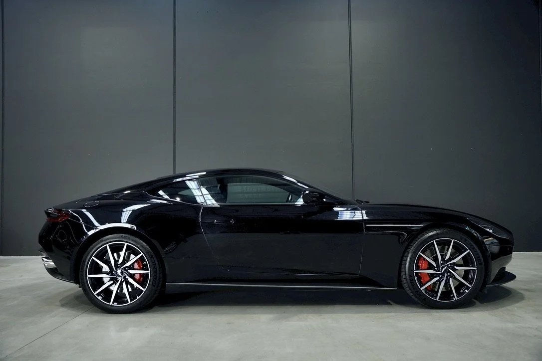 2018 ASTON MARTIN DB11 V8