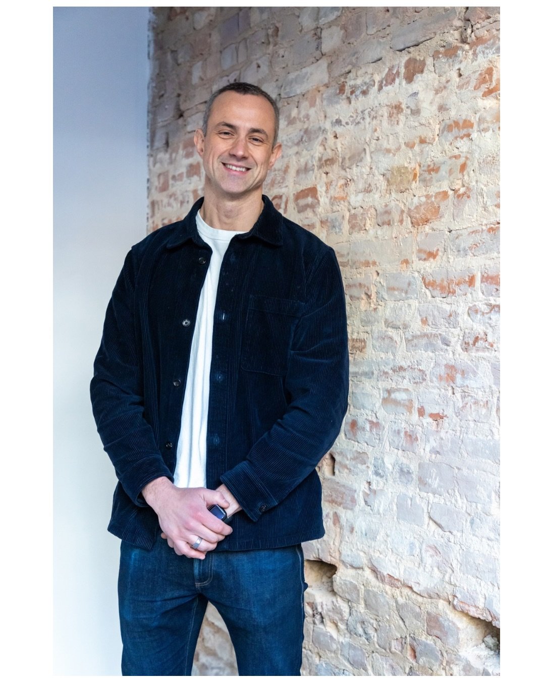 Headshots for the founders of @storiesfarnham ahead of their launch in Farnham.

Such an exciting business &mdash;an estate agency that puts the story at the heart of every move. Not just the house itself, but the people, the memories, and the huge l