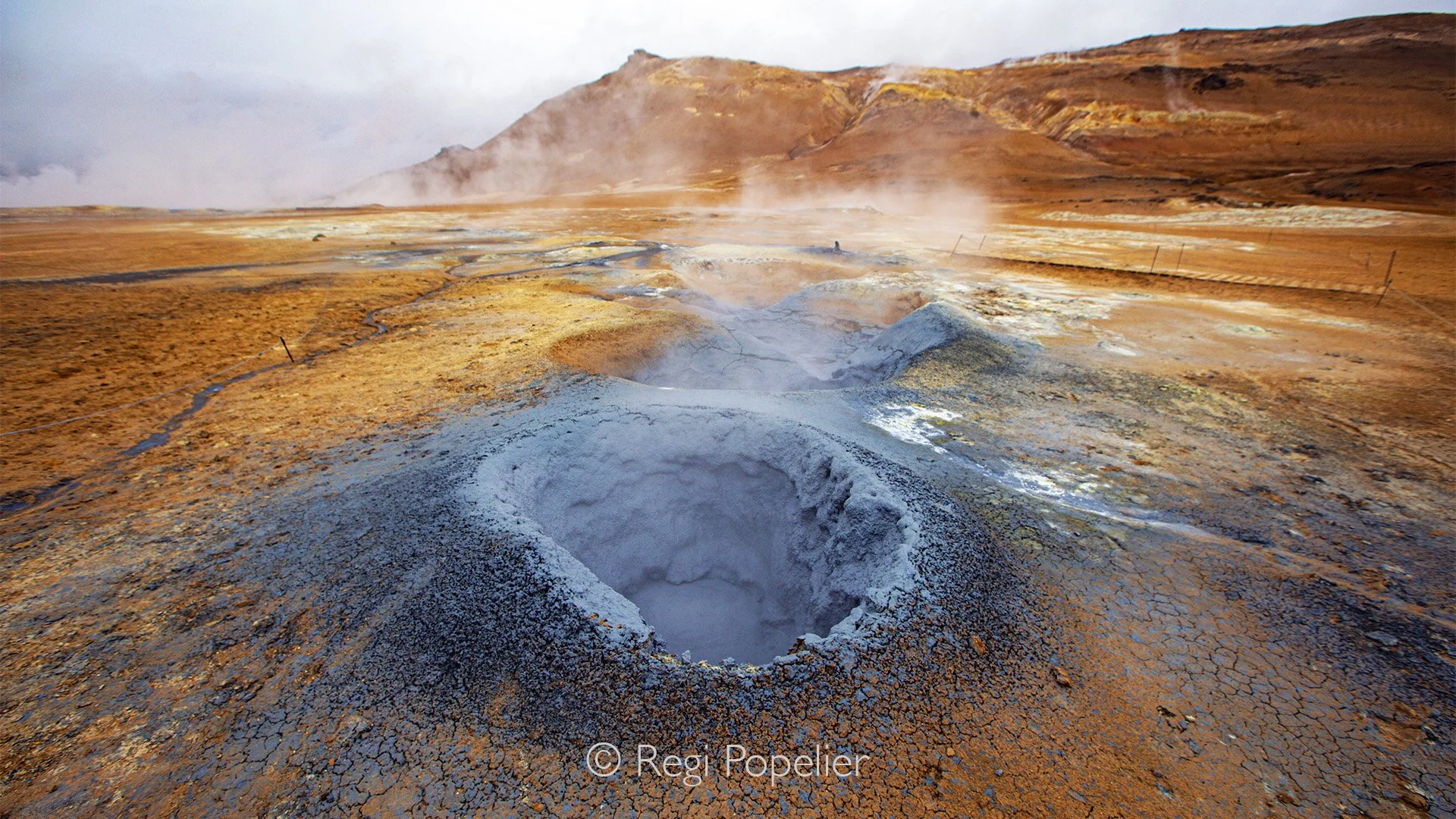 ICEL003 - This surreal landscape with unique geothermal features, an  absolute must for photographers 