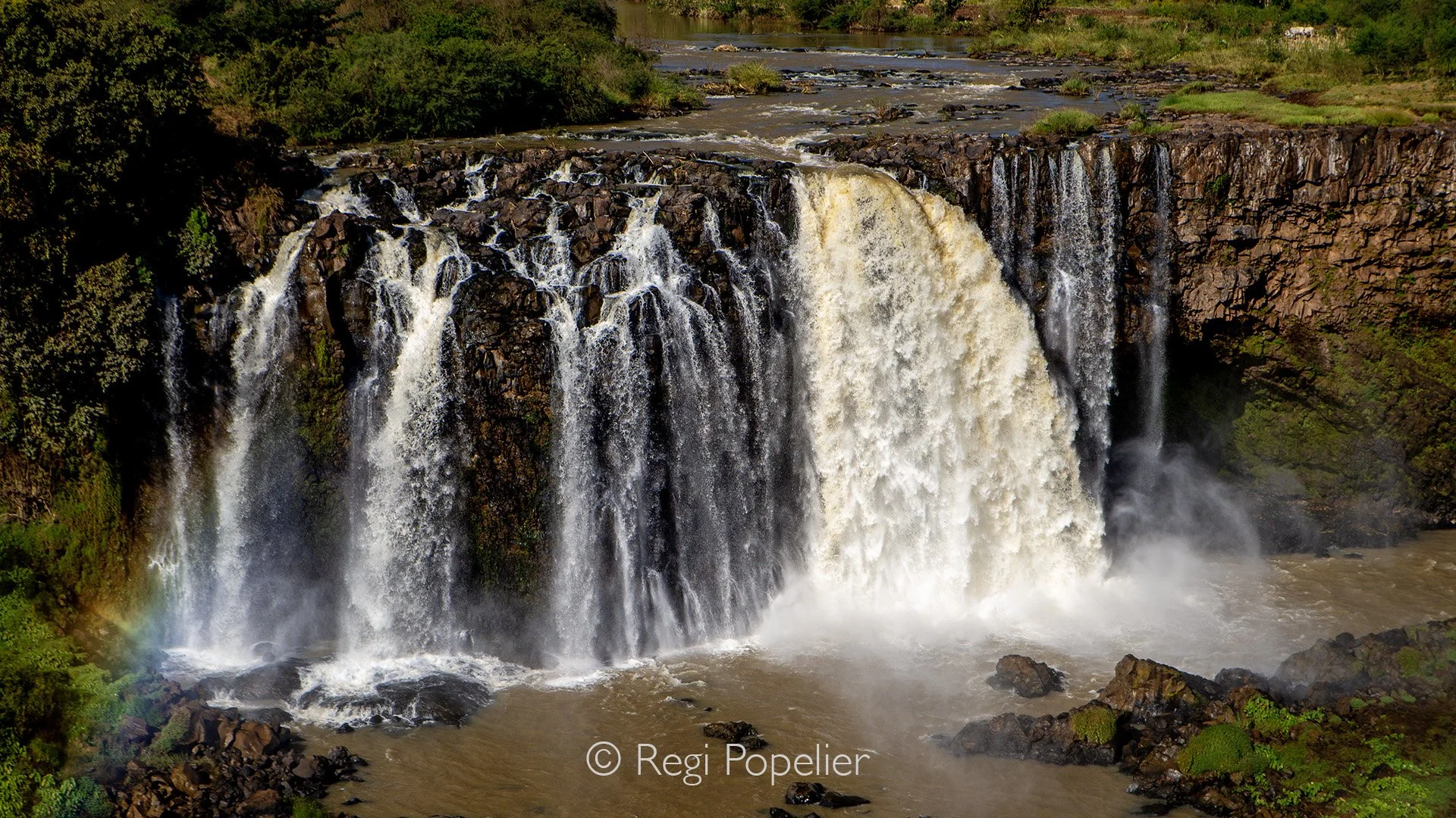 ETH057 - The falls of the Blue Nile from short distance and other angle.