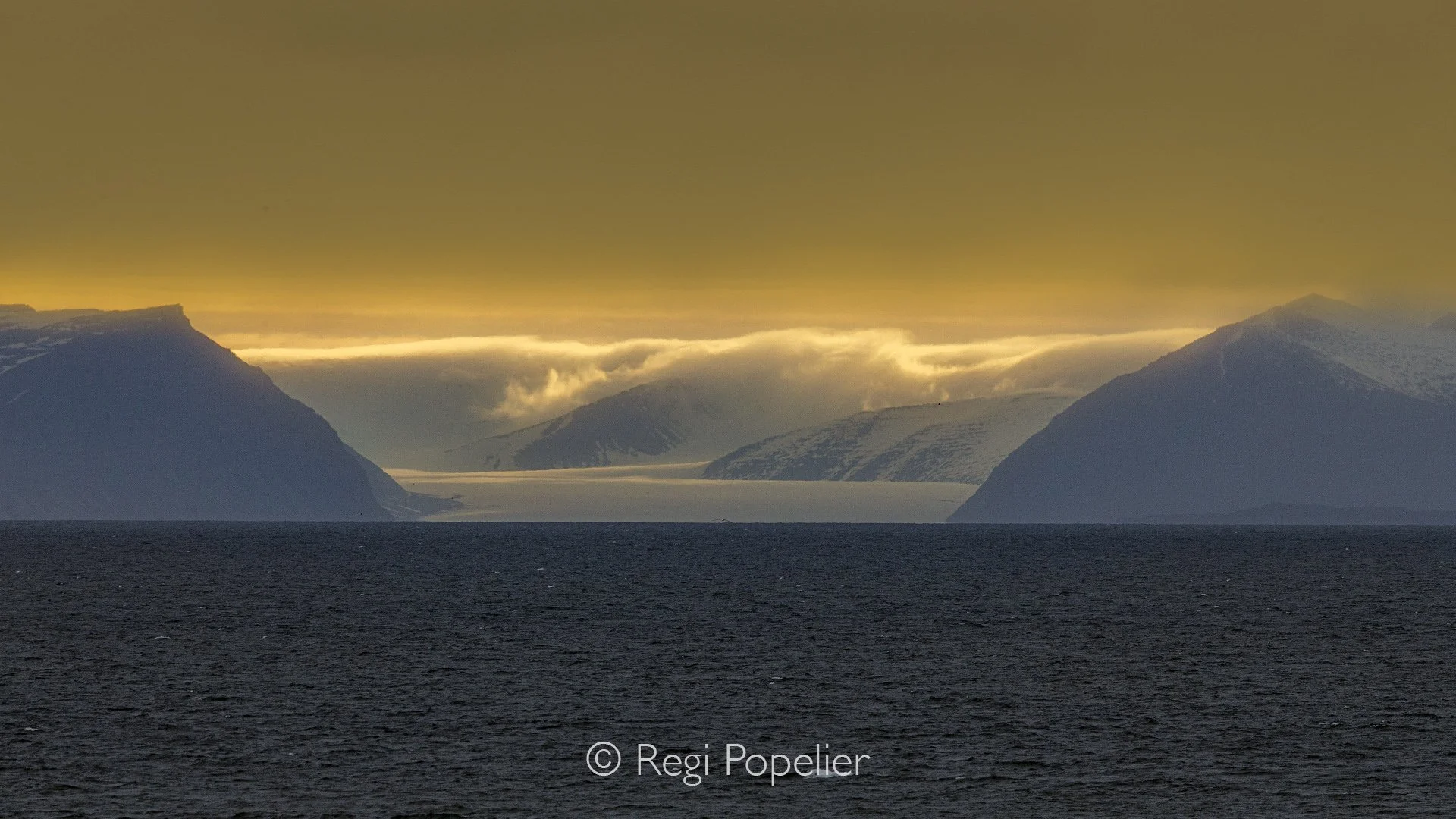 NPOLE095 - Sunrise above the arctic.