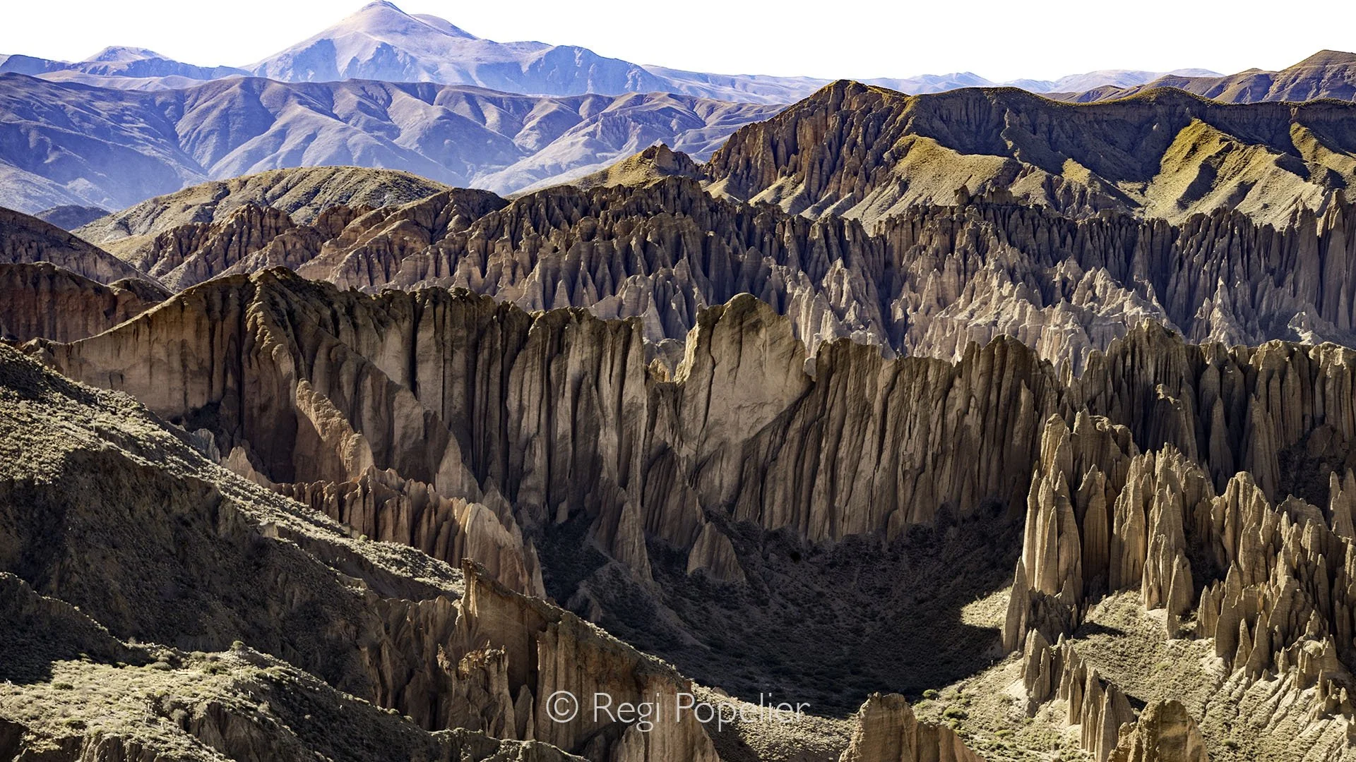 BOL015 - El Sillar near Potosí, one of the stunning natural wonders of Bolivia, showcasing unique rock formations and breathtaking highland landscapes.
